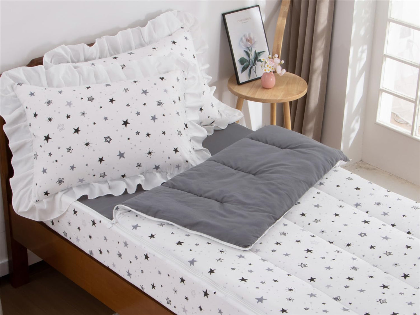 NTBED Star Printed Zipper Bedding Sets Twin for Kids Boys Lightweight Microfiber Black White Comforter Set with Fitted Sheet Pillow Covers
