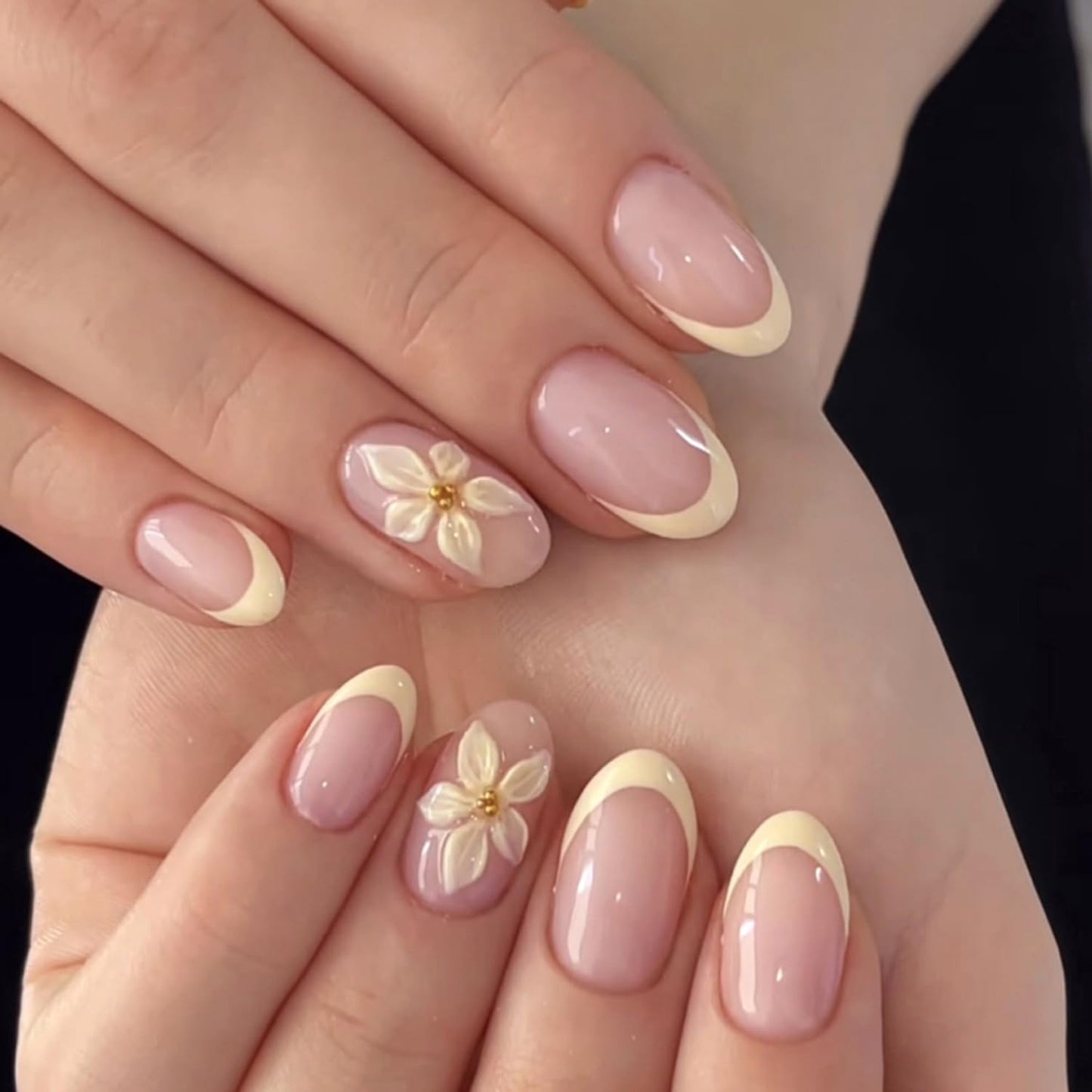 Short 3D Floral Oval Press‑On Nails — Short Oval Reusable Full‑Cover False Nails, Nude Pink Translucent Base, Cream French Tip, Salon‑Quality, Easy‑Apply Tabs, Ideal for Women & Girls