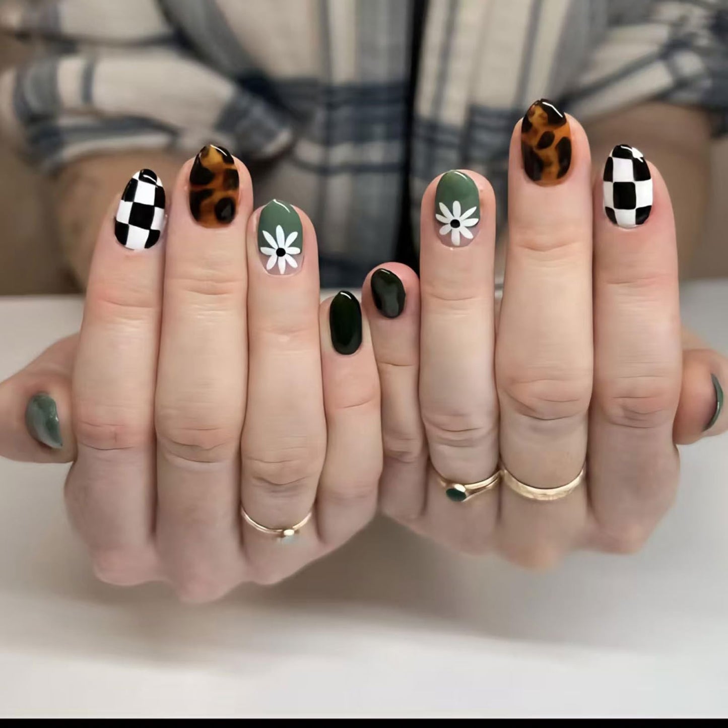 24Pcs Cute Press on Nails Short Oval Fake Nails with Flowers Checkered Leopard Print Stick on Nails Reusable Artificial Full Cover Glue on Nails Glossy Acrylic False Nails for Women