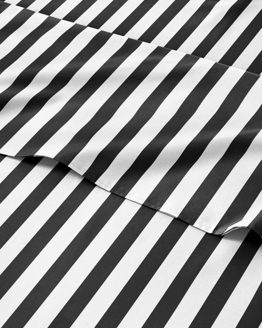 Striped Sheets - Black & White Striped Sheets - 1 Flat & 1 Fitted & 2 Pillowcases w/ Deep Pockets – Wrinkle & Fade Free - Soft, Breathable and Cooling – Luxury Pinstripe Bedding - Full Size Bed Set