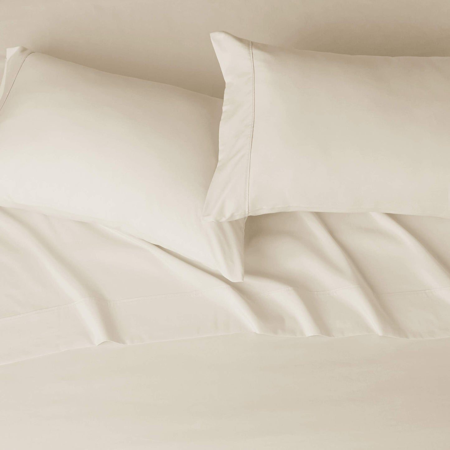 Amazon Basics Lightweight, Wrinkle-Free, Breathable Microfiber 4-Piece Bed Sheet Set with 14-Inch Deep Pockets, Full, Beige, Solid