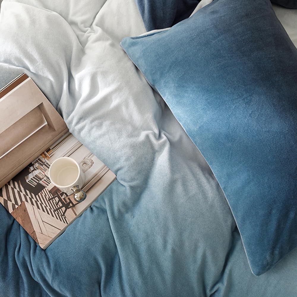 CLOTHKNOW Blue White Velvet Duvet Cover Set Queen 3Pcs Dark Blue Fluffy Bedding Sets Blue White Bedding Duvet Cover Sets Soft Flannel Bedding Queen Size Sets Blue Bedding Sets