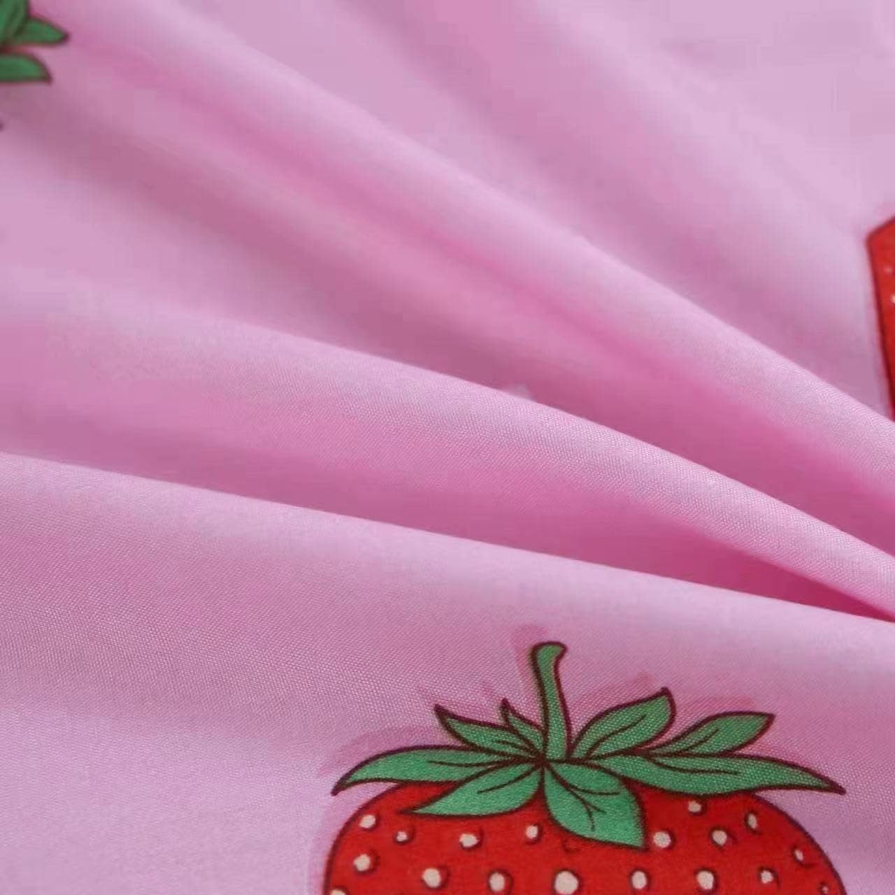 SDY 4 Pieces Strawberry Bedding Sheets,Queen Size Red and Pink Strawberry Print Sheet Set with 1 Kawaii Top Flat Sheet + 1 Deep Pocket Fitted Sheet + 2 Pillowcases for Teen Girls