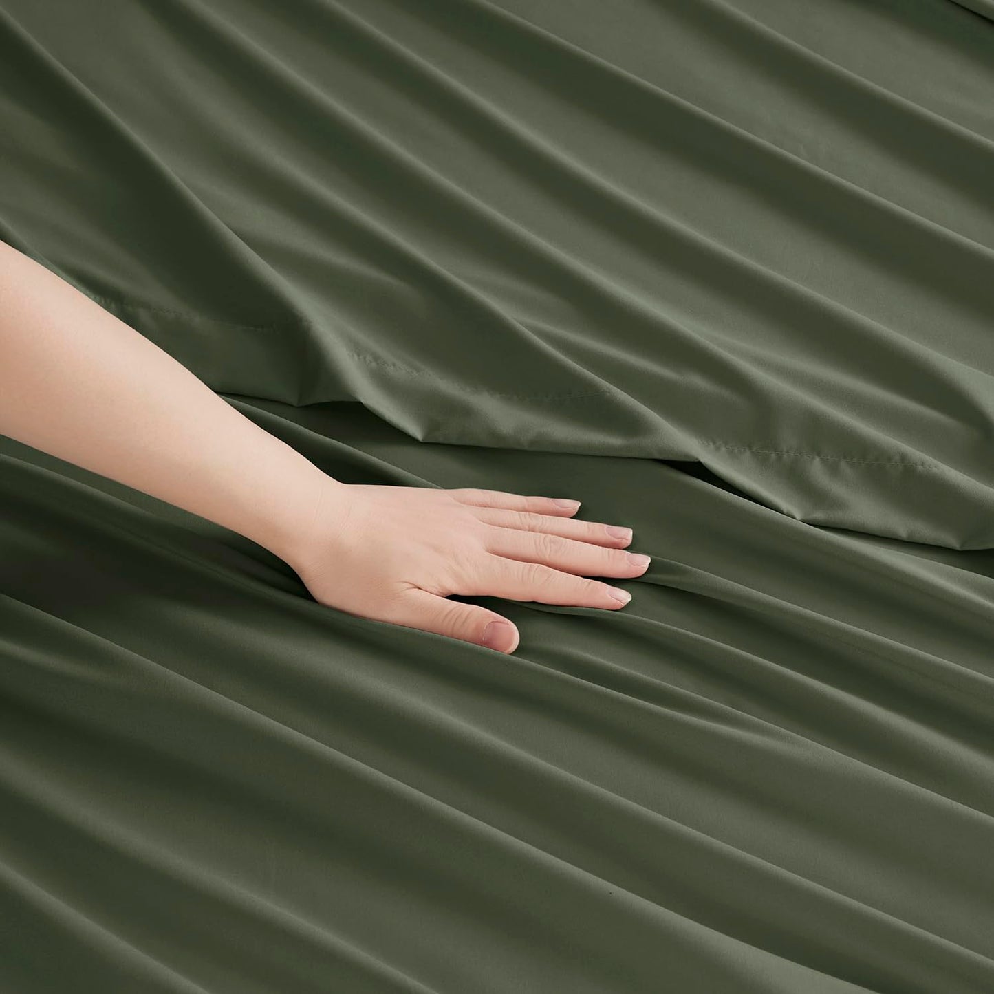 Clara Clark Bed Sheets, Premier 1800 Series Bed Sheet Set, Deep Pocket, Wrinkle, Fade, Stain Resistant, Luxury Soft Bedding Sheets & Pillowcases, Queen, Olive Green