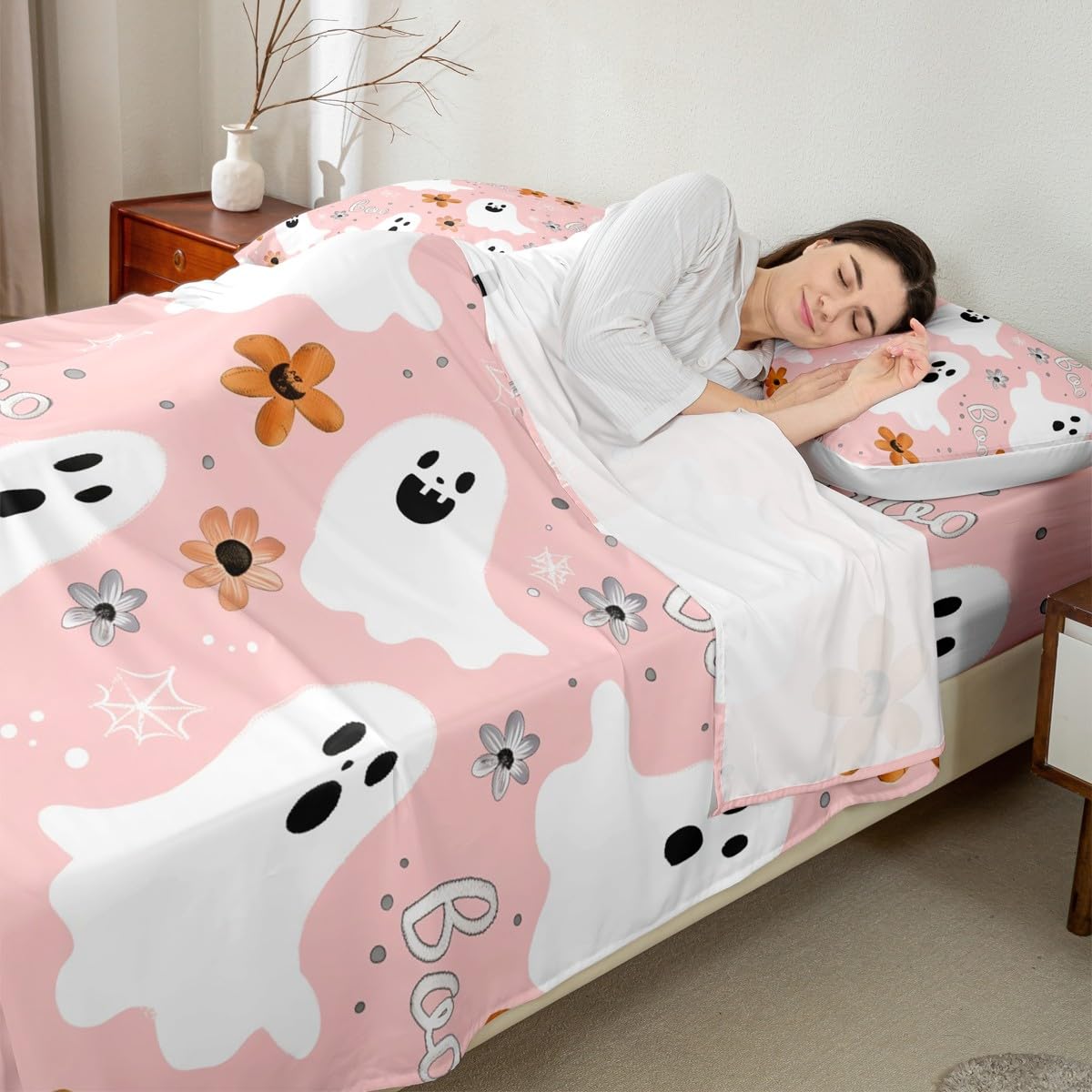 jejeloiu Halloween Decor Bed Sheets Set Queen Size Cartoon Ghost Deep Pocket Fitted Sheet Spider Web Bedding Sets Spooky Halloween Pattern Soft Bed Set 4Pcs with 2 Pillow Cases