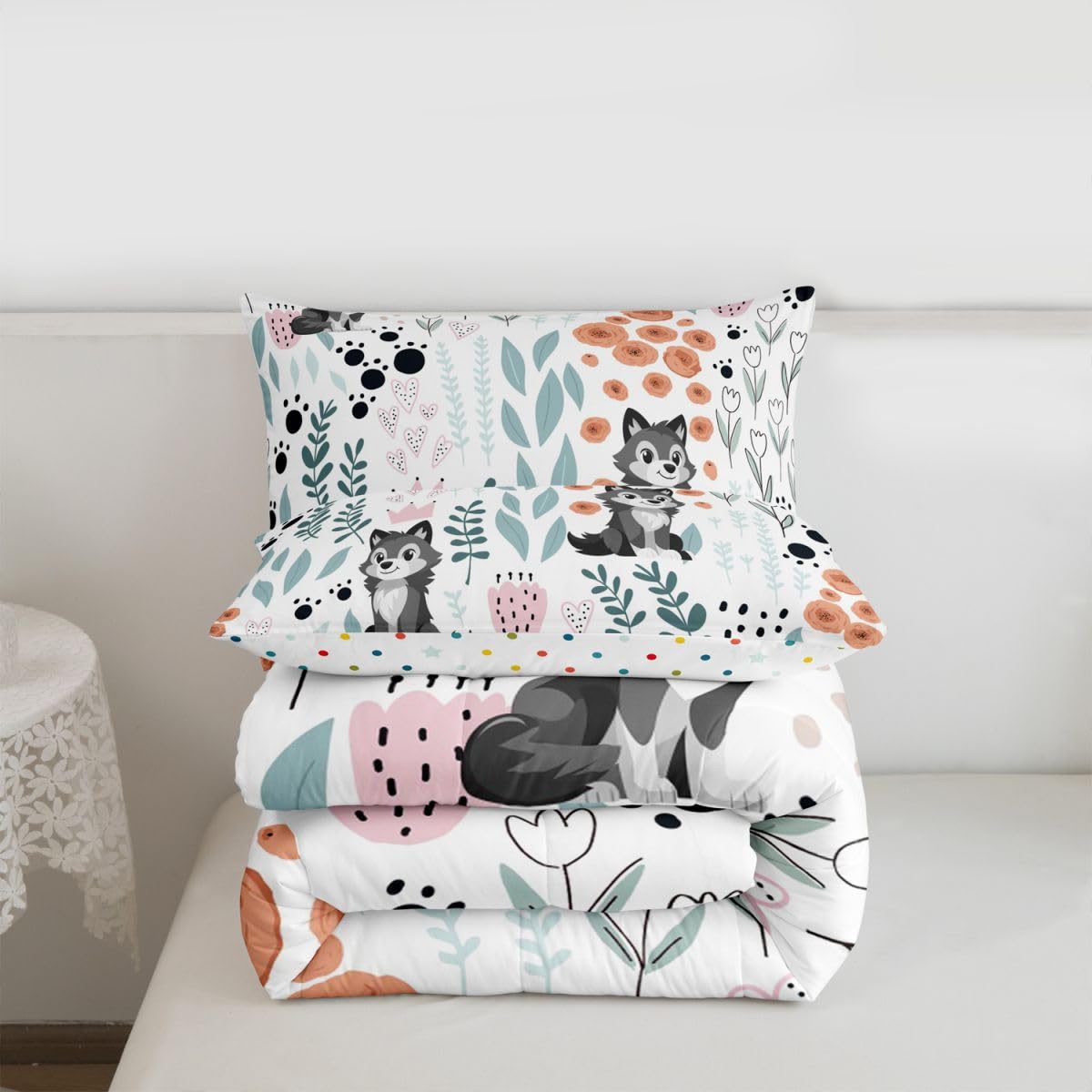 Erosebridal Kawaii Grey Wolf Bedding Set Twin Size,Wildlife Animals Wolf Comforter Set for Kids Girls Boys,Cute Love Heart Leaf Flower Comforter Set,Paw Print Quilt Bed Set with 1 Pillow Case