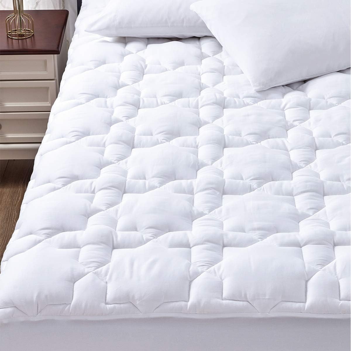CozyLux Queen Mattress Pad, 450GSM Quilted Cooling Cotton Top Mattress Topper, Extra Deep Pocket Fits 8-21 inches, Oeko-TEX Certified, Plush Soft & Breathable Bed Pad (60"x80", White)
