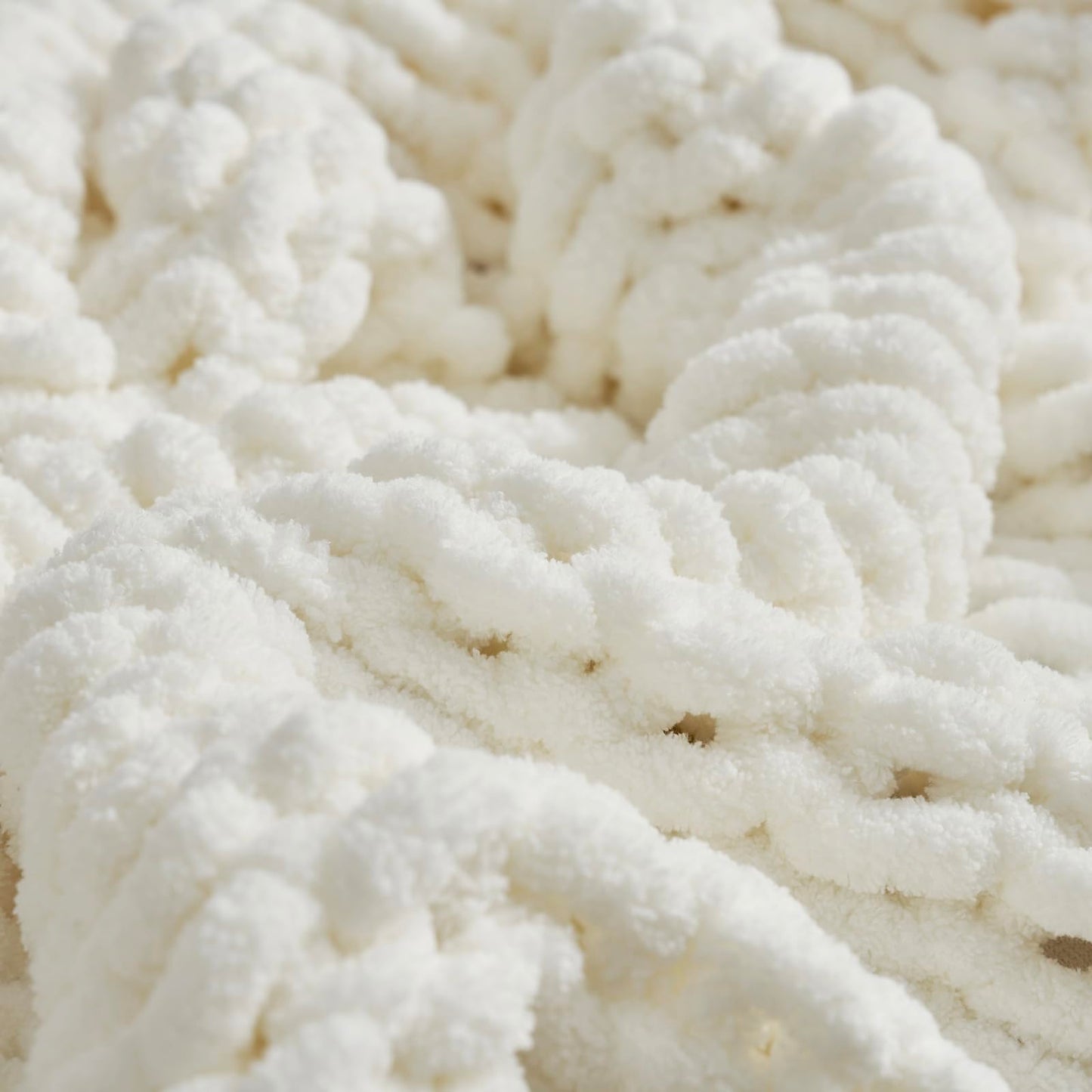 Amélie Home Chunky Knit Throw Blanket for Couch, Soft Chenille Handmade Crochet Throw Rope Knit Blanket for Bed, 40"x50", Ivory