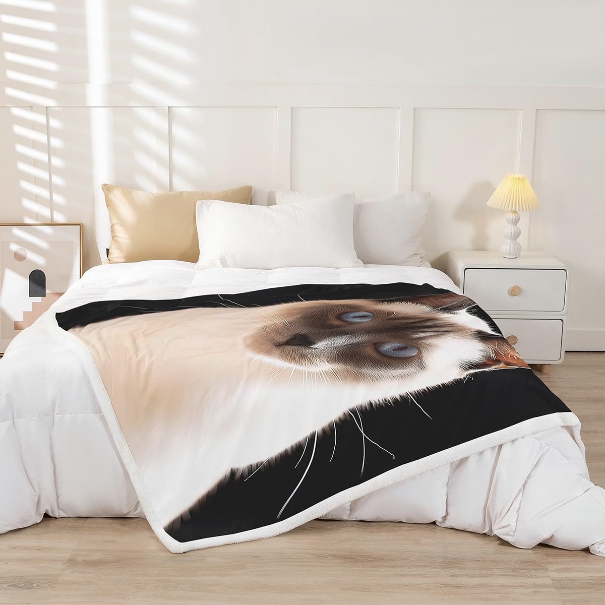Feelyou Cute Cat Sherpa Blanket Siamese Cat Fleece Throw Blanket Girls Cartoon Pet Cat Plush Blanket Lightweight Microfiber Fuzzy Blanket for Sofa Bed Couch 50" x 60"