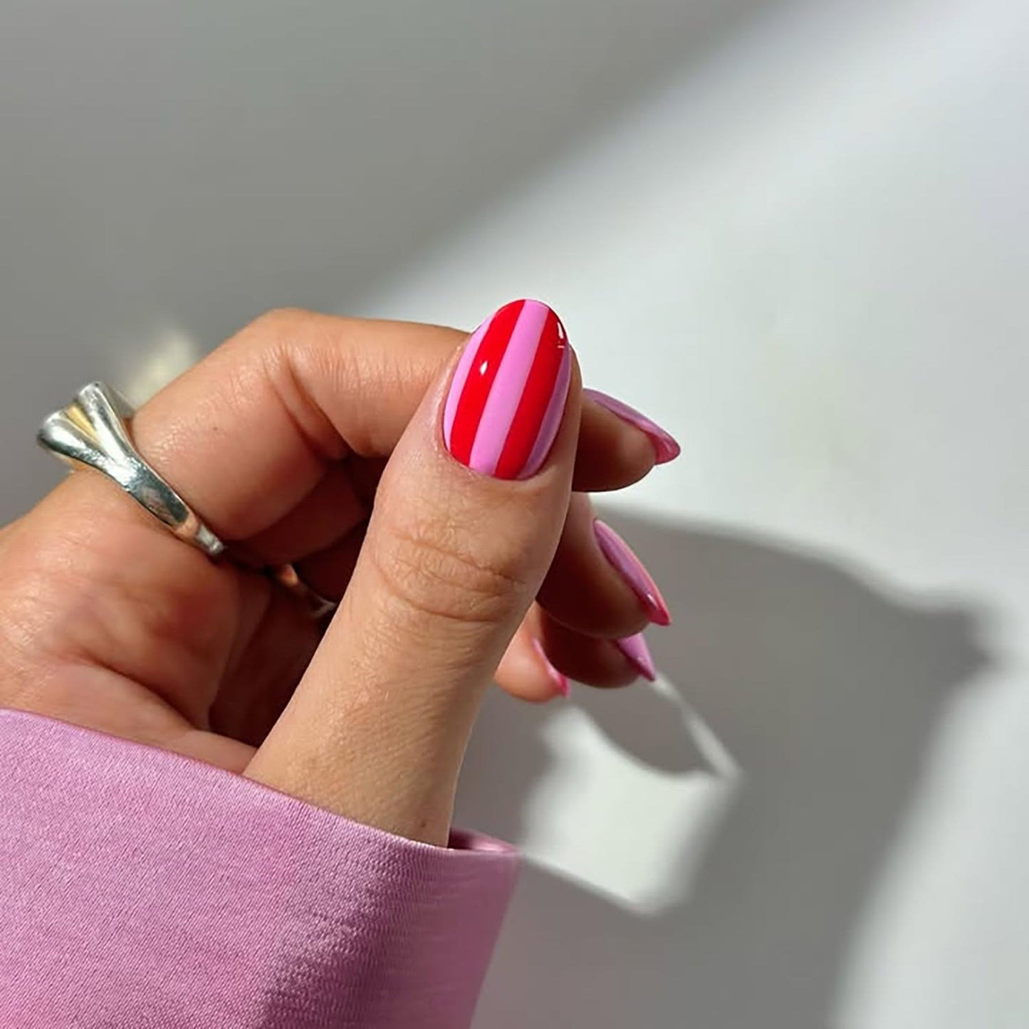Almond Fake Nails Short Press On Nails Rose Pink Acrylic Nails Press Ons Full Cover False Nails With Glossy Stripe Designs Artificial Glue On Nail Reuseable Short Stick On Nail For Women