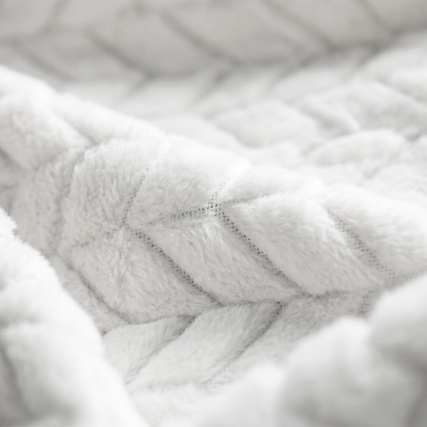 Superior Hope Herringbone Fluffy Fleece Blanket, Soft Plush Embossed Chevron Throw for Couch, Bed and Living Room Decor, Bedroom Essentials, Cozy Lightweight All Season Cover, King Size, White