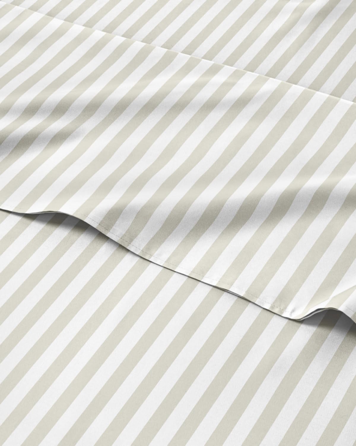 Striped Sheets - Grey Striped Sheets - 1 Flat & 1 Fitted & 2 Pillowcases w/ Deep Pockets – Comfy, Wrinkle & Fade Free - Ultra-Soft, Breathable & Cooling – Luxury Pinstripe Bedding - Full Size Bed Set