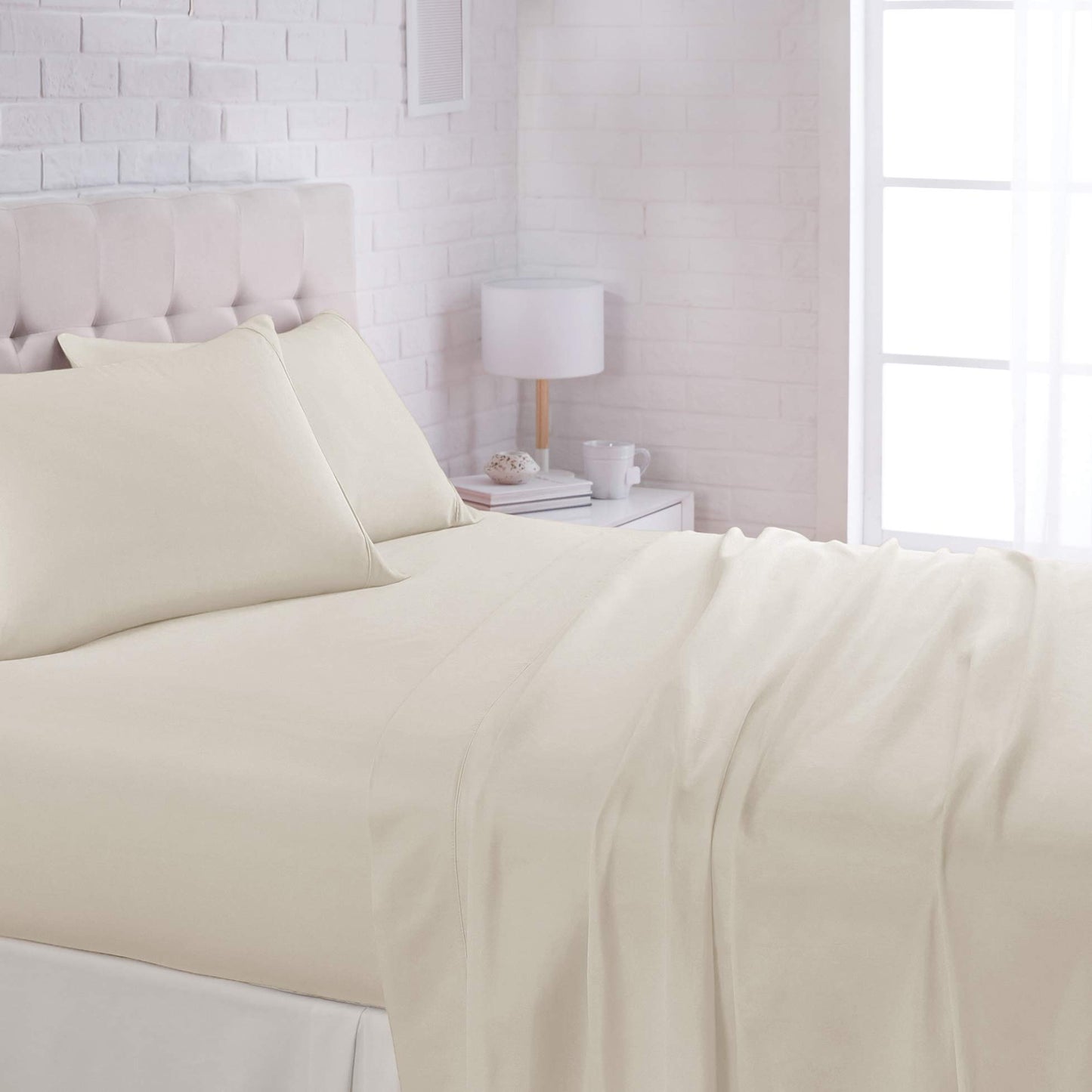 Amazon Basics Lightweight Super Soft Breathable Brushed Microfiber 4 Piece Bed Sheet Set with 14-Inch Deep Pockets, Wrinkle Resistant, Queen, Beige, Solid