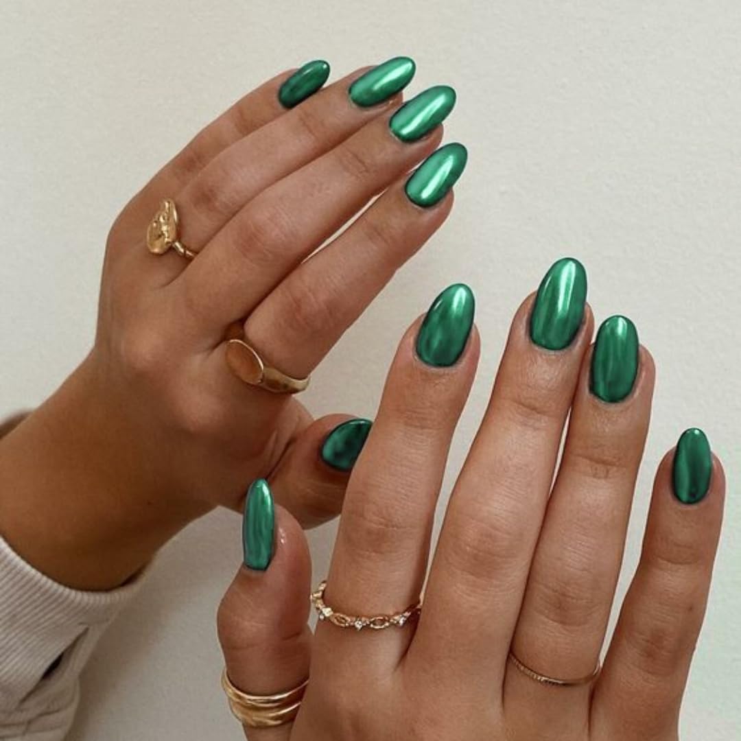 KQueenest Light Green Press on Nails Short Oval, Chrome Nails Press ons Short Round, Metallic Glue on Nails Acrylic, Almond Fake Nails with Glitter Design in 24 Pcs