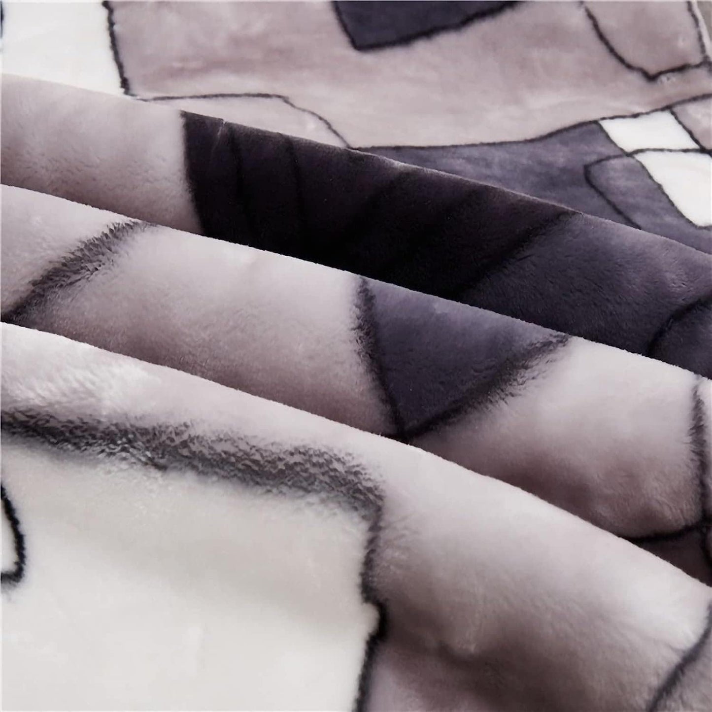 9 lbs Korean Mink Blanket Queen Size 79×91 inch,2 ply Soft Warm Plush Flannel Blanket for The Cold Night.