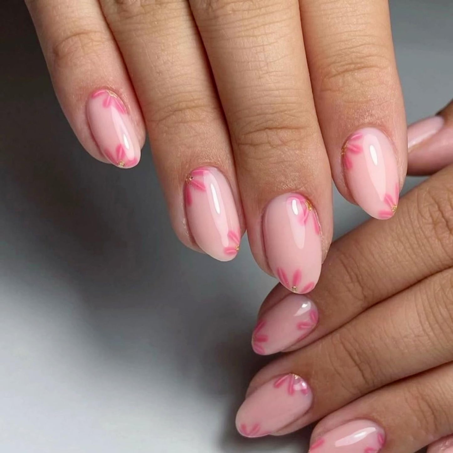 Short Oval Press On Nails with Pink Floral Design, Nude Pink Translucent Fake Nails Glossy Full Cover Acrylic Nails, Elegant Flower Stick On Nails Reusable False Nails for Women Girls