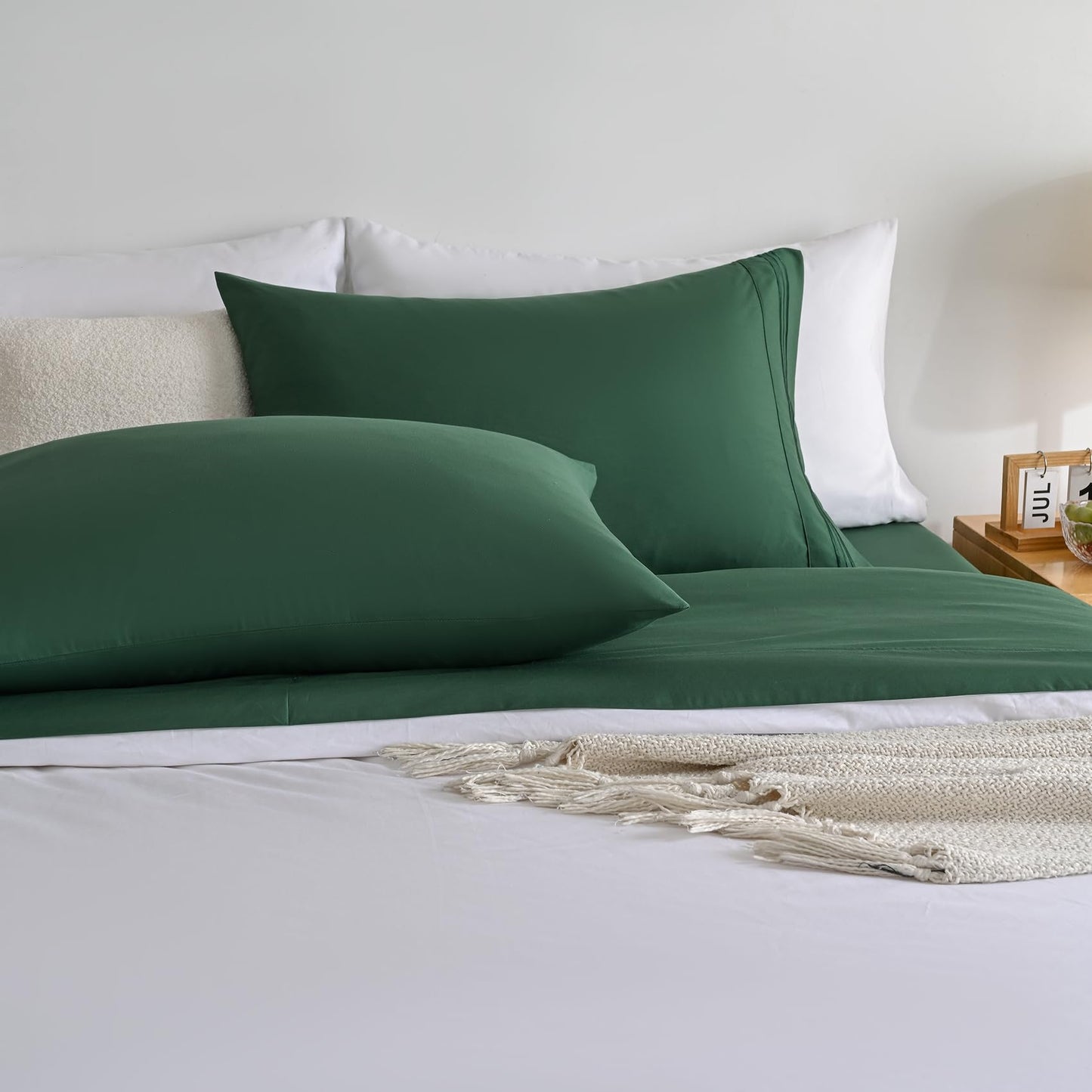Yibeizi Green King Sheet Set,Soft Microfiber Cooling Bed Sheets,4 Pieces Deep Pocket Fitted Bedsheet Flat Sheet & Pillowcases