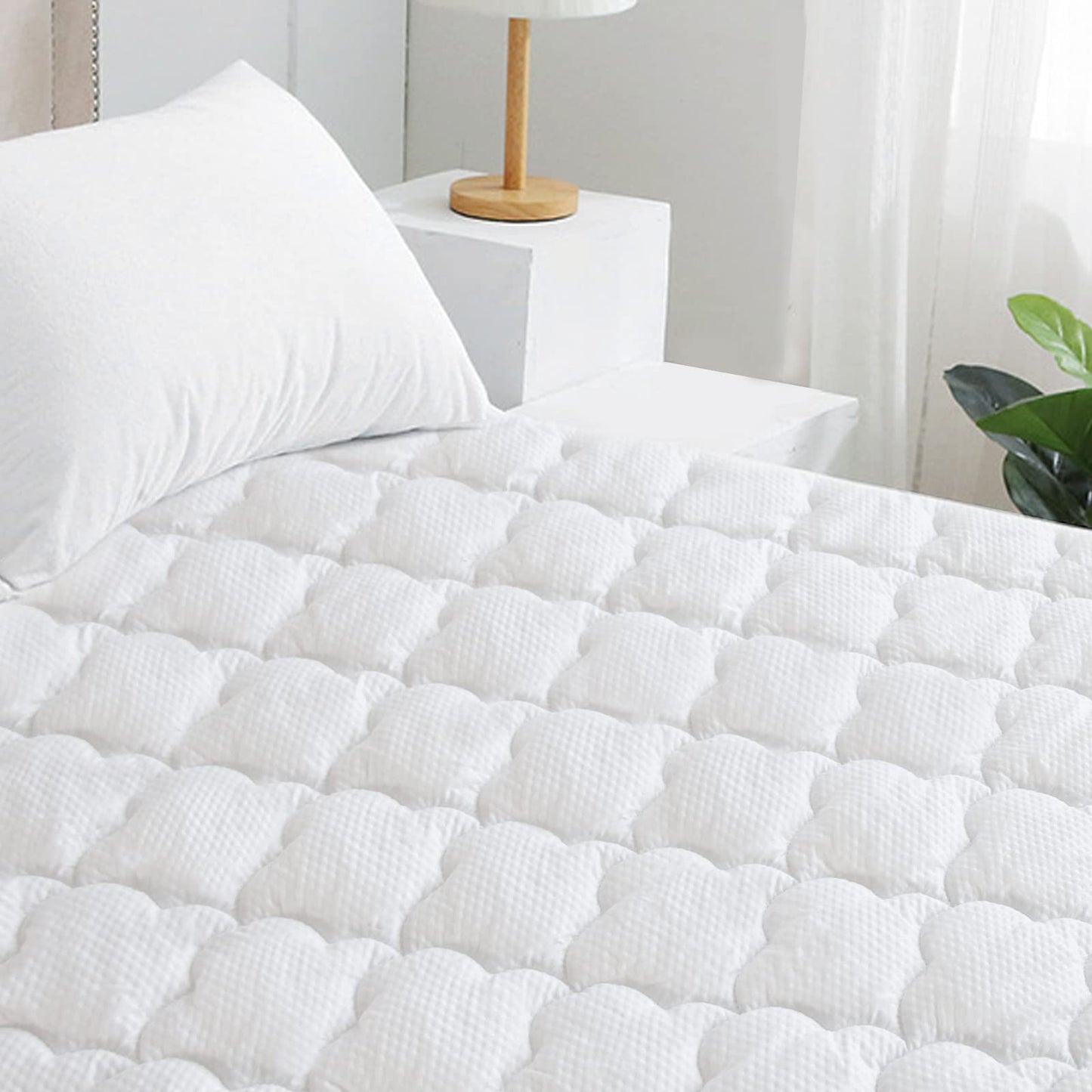 Queen Mattress Pad Thick Quilted Mattress Topper, Air Mattress Cover, Super Soft Breathable and Noiseless Down Alternative Fiber Extra Thick Mattress Pad with Deep Pocket Fits up to 23 Inch Mattress
