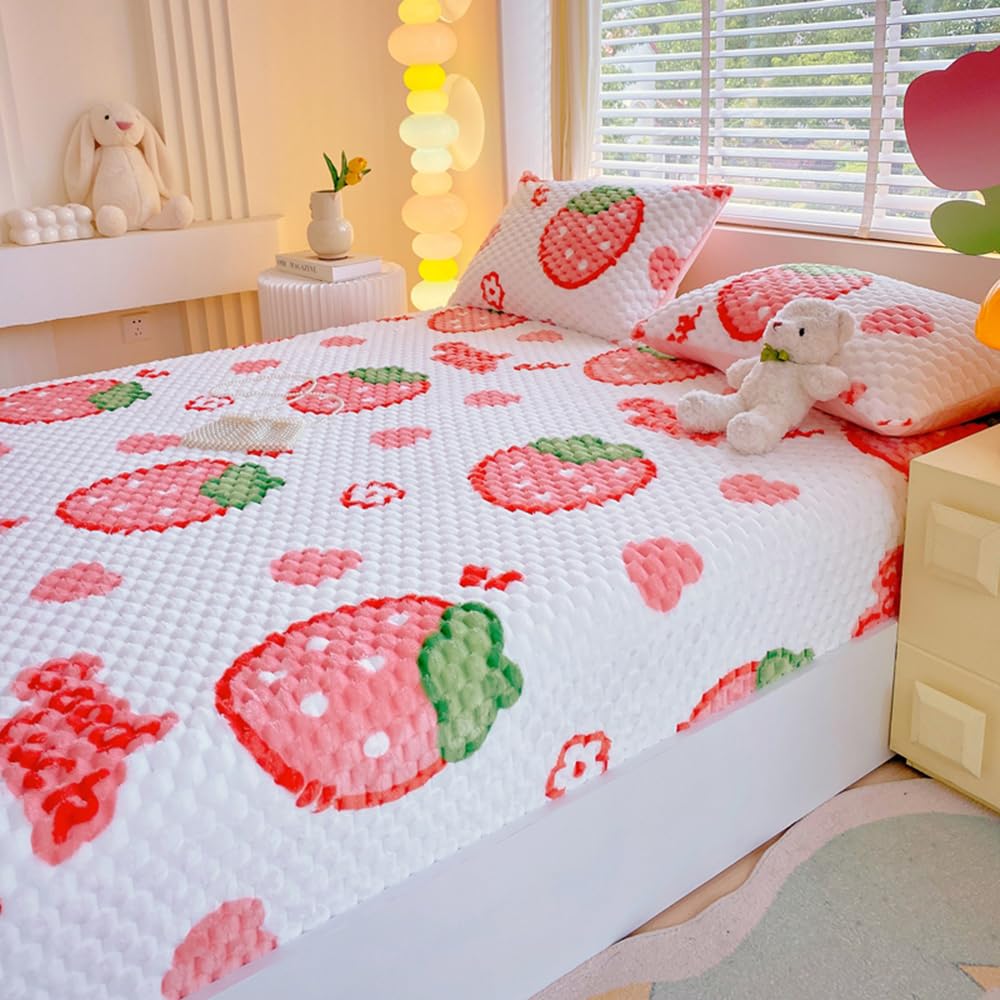ZIQINPSQ Cozy Fleece Fitted Sheet Full Size - Ultra Soft Fuzzy Bed Sheets for Winter, Deep Pocket 15'' Velvet Plush Bottom Sheet Only (Anti-Static & Warm), Strawberries