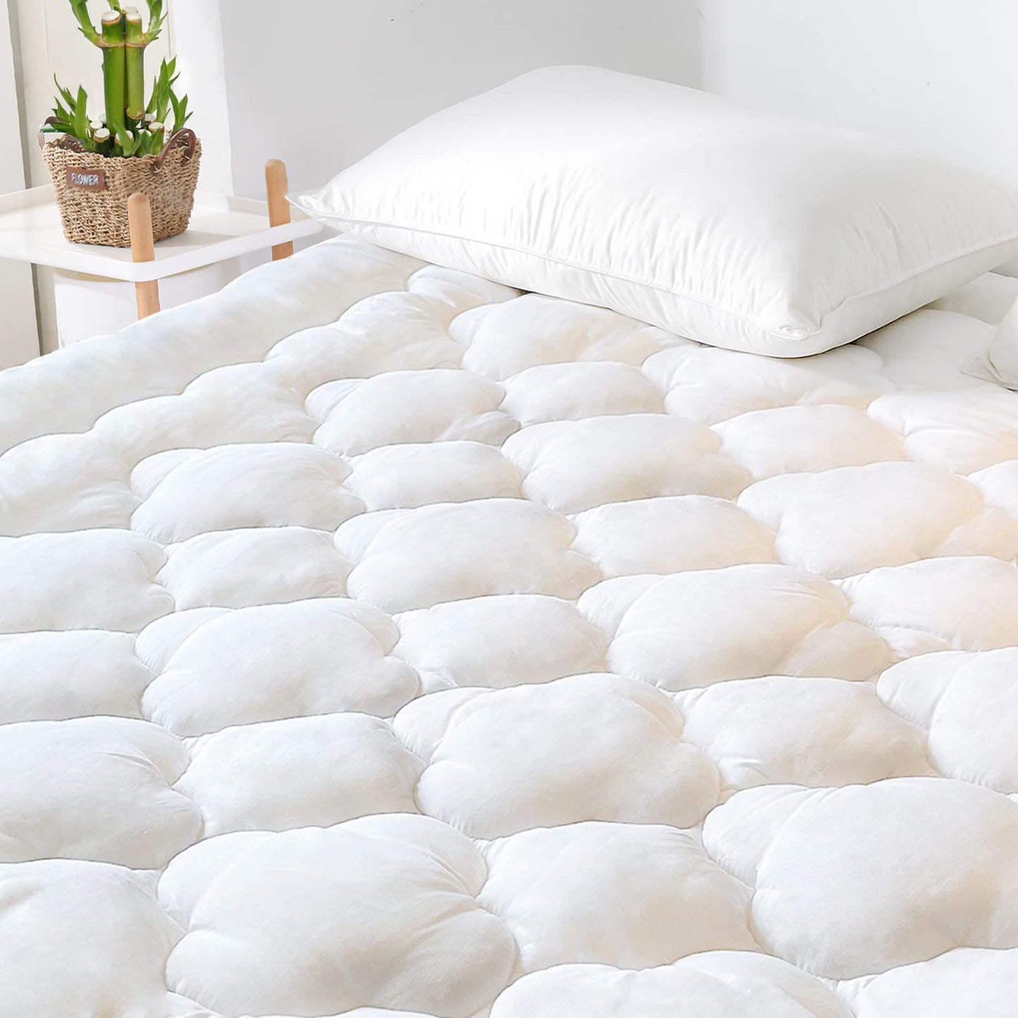 GRT Queen Size Mattress Pad Rayon from Bamboo, Extra Thick Quilted Fitted Mattress Topper with 21 Inches Deep Pocket, Cooling Mattress Pad, Breathable and Noiseless Mattress Cover