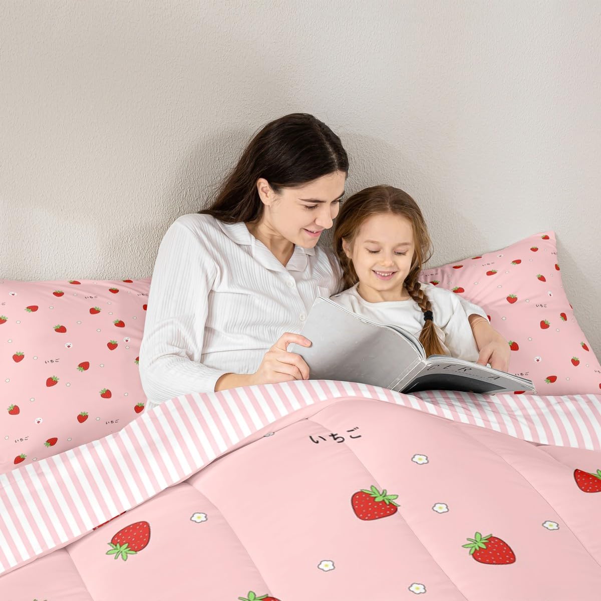 Erosebridal Cute Strawberry Comforter Set Queen Kawaii Japanese Bedding Set, Red Reversible Soft Sweet Cartoon Fruit Duvet Set for Girls Kids Gift Pink Warm Down Comforter Room Decor