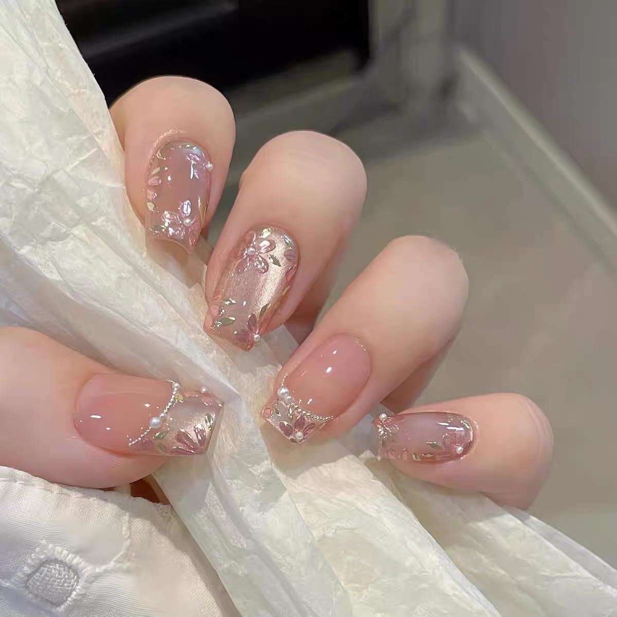 [GLORS] Medium Ballerina Press On Nails, Nude Pink with Rose Gold Foil and Pearl Accents, 10 Pieces (Medium, MB)