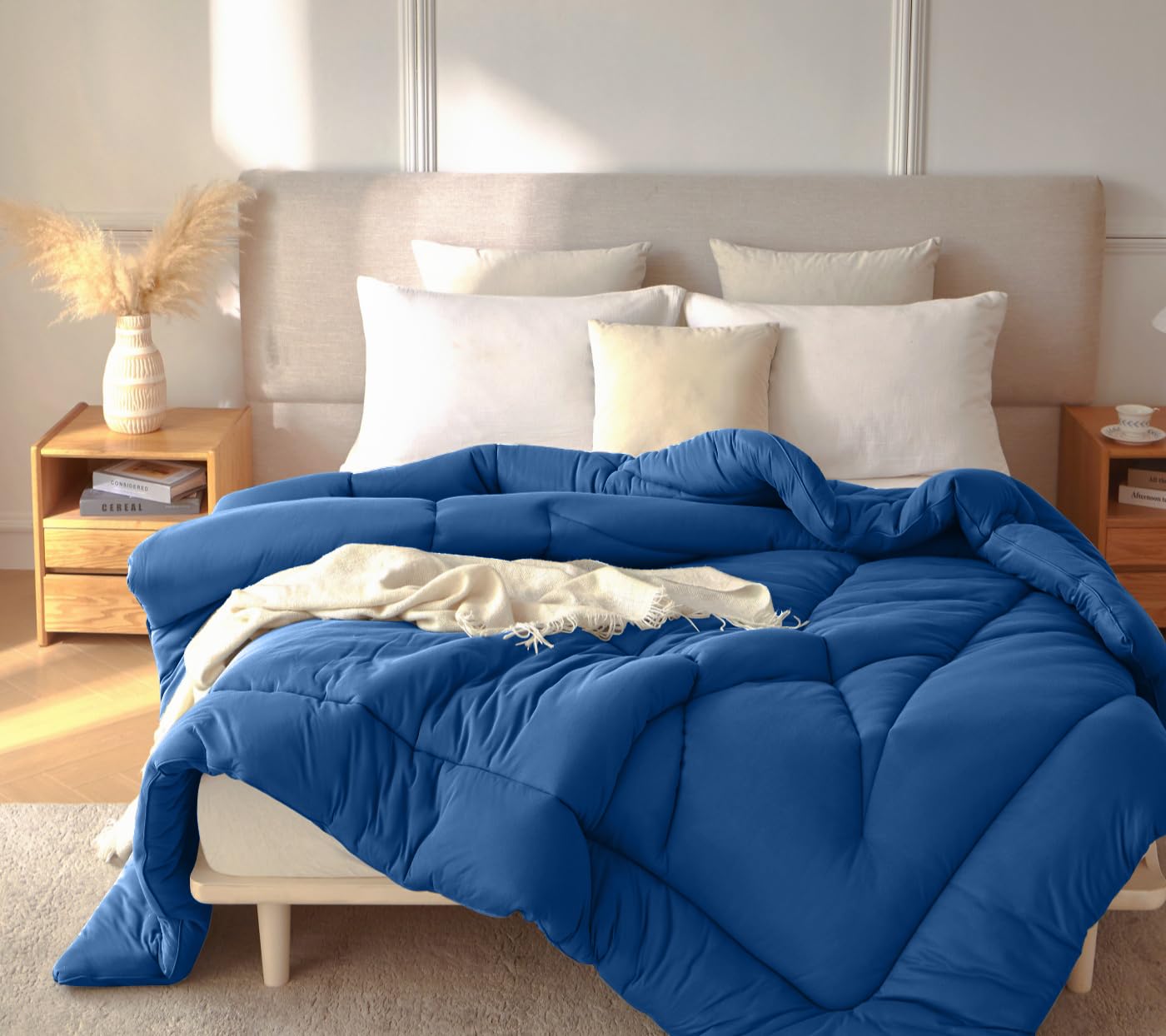 Yuncojin Down Alternative Comforter King Size,Soft Fluffy Duvet Insert for All Seasons,Lightweight Winter Bed Quilt,Skin Friendly,Navy Blue,104"x90"