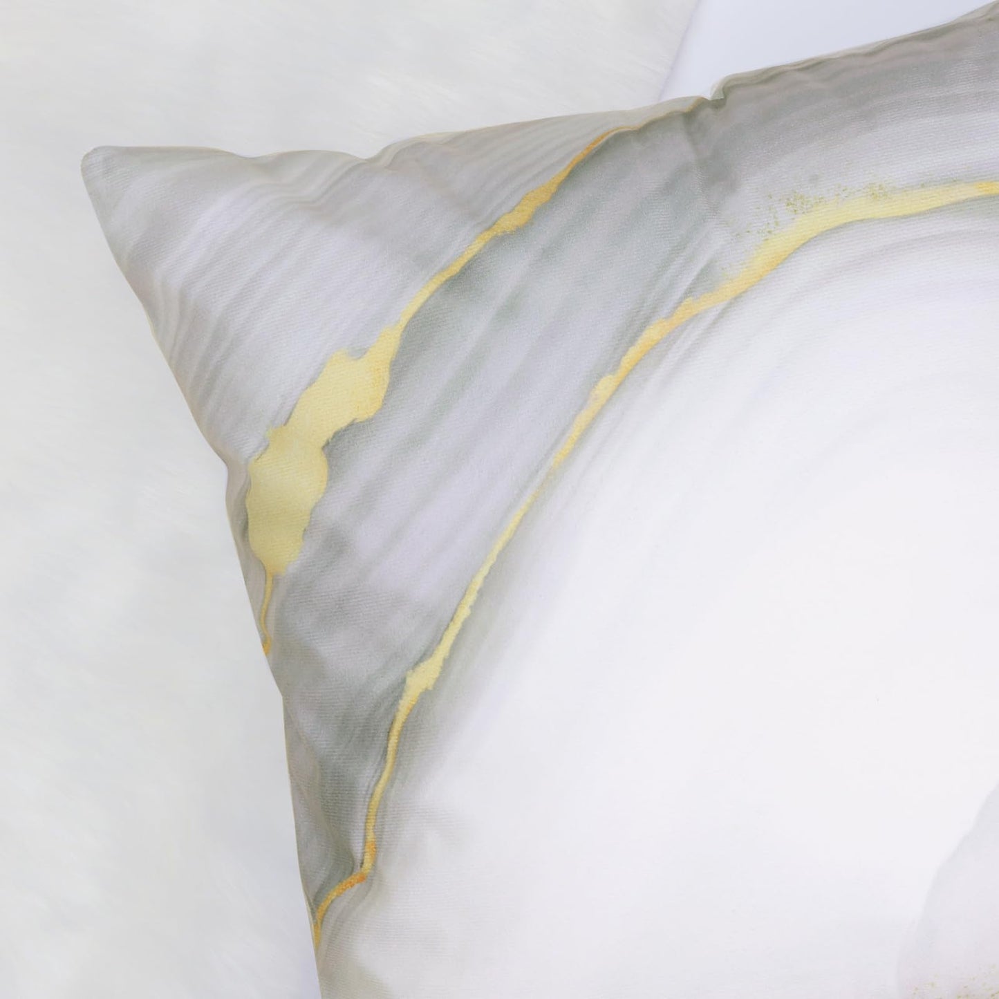 Bonhause Grey Gold Marble Throw Pillow Covers 18 x 18 Inch Modern Abstract Marble Texture Decorative Pillows Case Soft Velvet Cushion Covers for Couch Sofa Bed Home Decor Set of 4