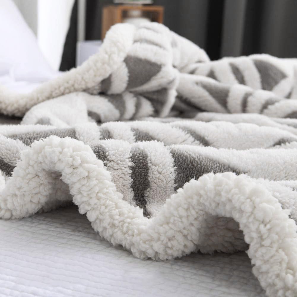 LOMAO Sherpa Fleece Blanket Gifts for Mom Dad Cozy Soft Throw Blanket for Women Men Birthday Gifts Dual Sided Couch Sofa Bed Blanket (Grey,51x63)