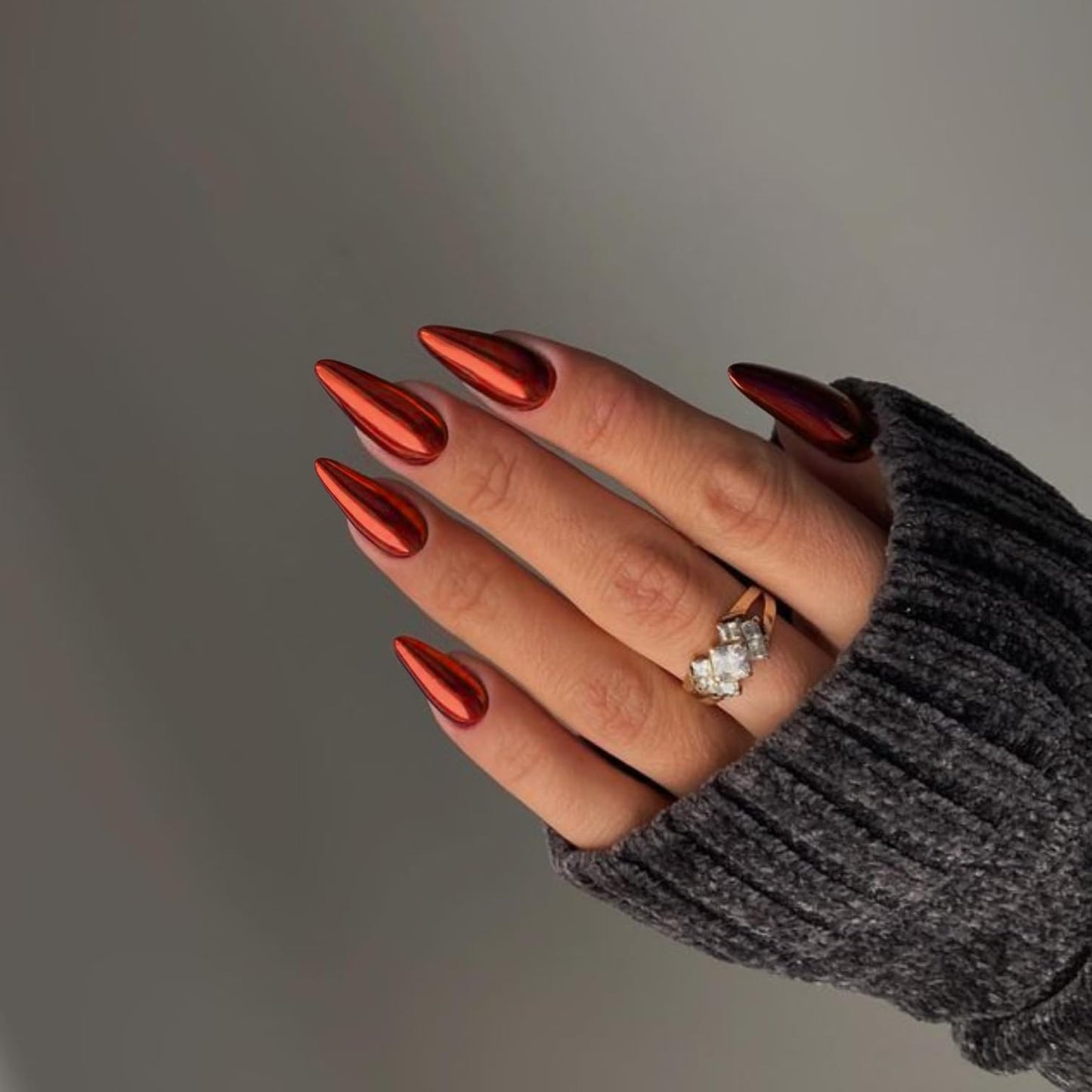 KQueenest Chrome Bright Red Press on Nails Almond Medium, Glazed Stiletto Fake Nails Medium, Metallic Acrylic Nails Press ons Mirror Effect, Sparkle Bling Glue on Nails for Women Summer Wear 24 Pcs
