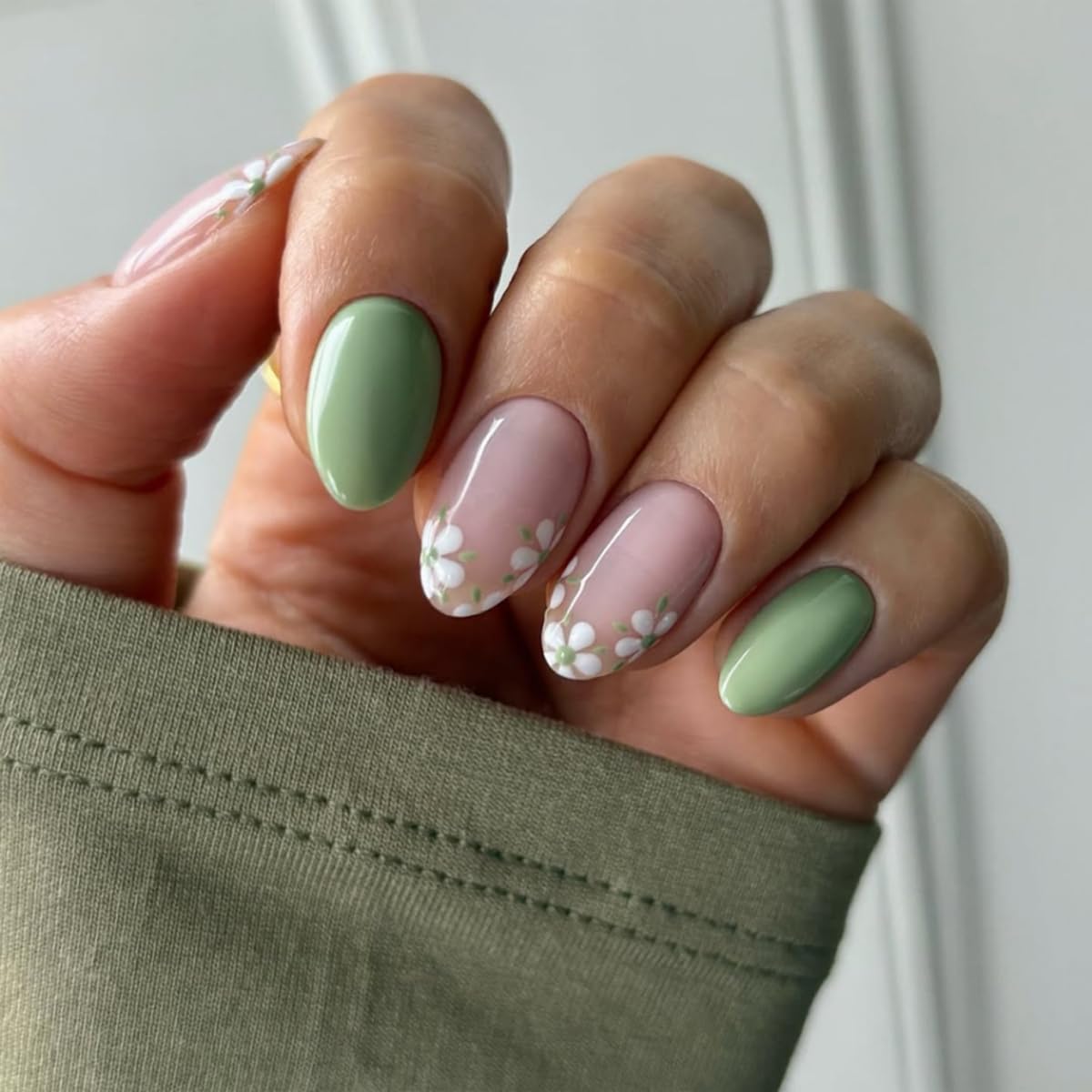 Mivota Short Oval Press On Nails green Pink False Nails with Flowe Finish Fashion Glossy Acrylic Press ons Nail Gel Stick On Nails Set Glue on Nails for Women & Girls, 24Pcs
