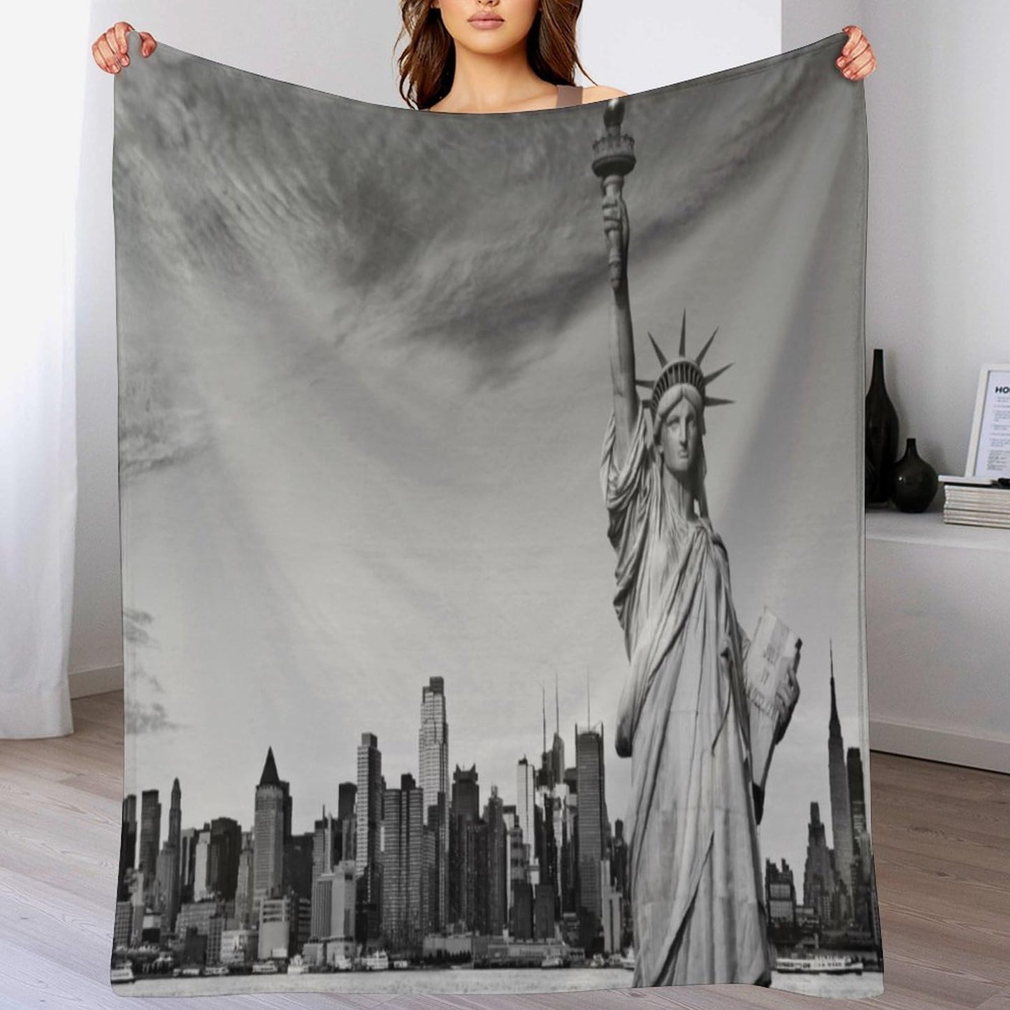 Cityscape Throw Blanket,New York Skyscraper Pattern Soft Cozy Warm Flannel Blankets for Sofa Couch Bed Gifts for Lover Kids Boys Grils Women Adults 30x40 Inch