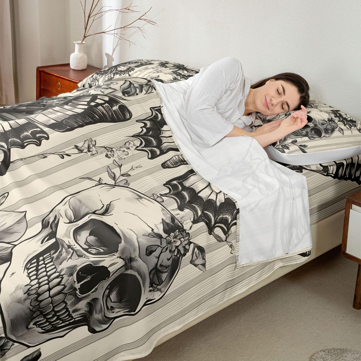 jejeloiu Black Skull and Butterfly Bed Sheets Set Queen Size Happy Halloween Bed Set Grey and White Deep Pocket Fitted Sheet Breathable Soft Lightweight Microfiber
