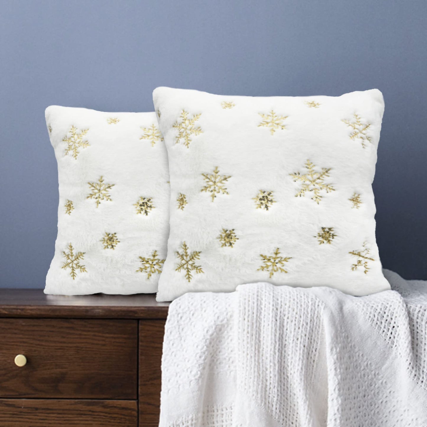 LIGICKY Set of 2 Fluffy White Faux Fur Pillow Covers with Gold Sequin Snowflakes Throw Pillows Decorative Soft Furry Sparkling Square Cushion Cases for Sofa Bedroom Party Décor, 18 x 18 inch