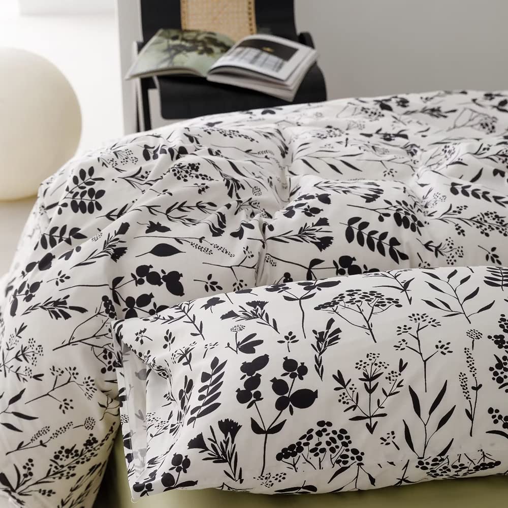 CLOTHKNOW White Black Queen Comforter Set 3Pcs Black Floral Bedding Comforter Sets White Boho Bedding Sets Black Flowers Bed Comforter Sets Queen