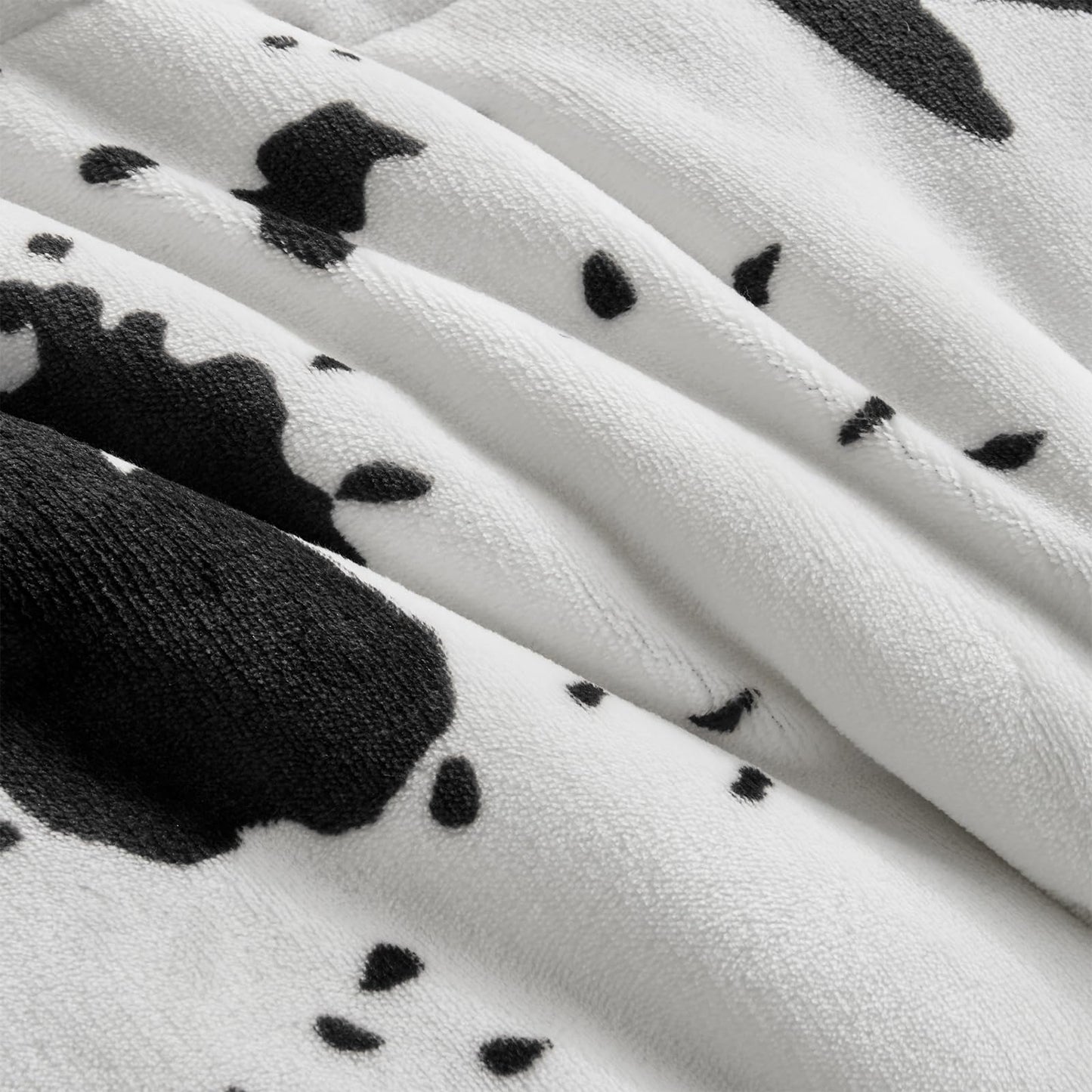 Petrichor Velvet Flannel Queen Comforter Set-Cow Print Western Style Blanket,Luxury Fuzzy Heavy Bedding Set, 3 Pieces Plush Winter Bed Set with Comforter (90"x90") & 2 Pillow Shams (20"x26")
