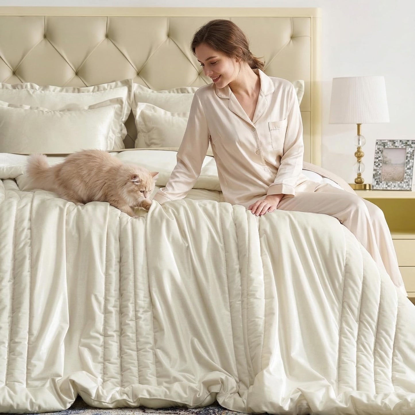 Bedding Velvet King Comforter Sets: Ivory 3 Pieces Luxurious Ultra Soft Bed Set Suitable for All Seasons - Cream White Cozy Striped Modern Rustic Lightweight Men Women Bedroom Comforters with 2 Shams