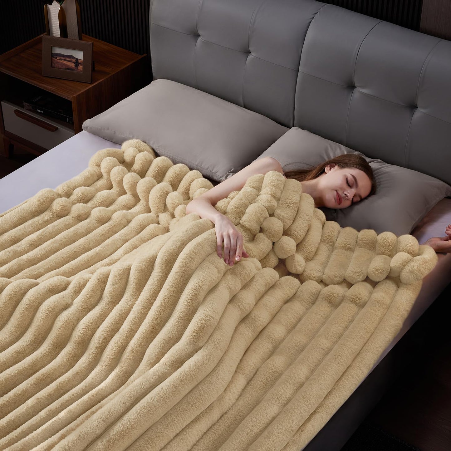 HaloRest Faux Fur Throw Blanket, Thick 1000GSM Fluffy Cozy Throw Blankets for Bed, Luxury Plush Striped Warm Soft Blanket for Couch LivingRoom Home Decor & Gifts(50"x 70", Beige)