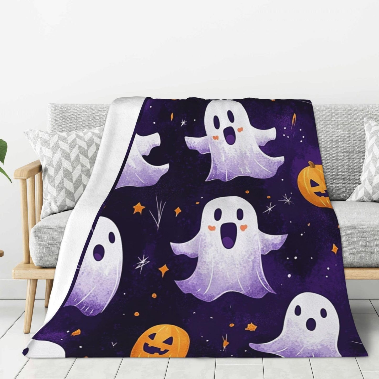 CDSASHCA Spooky Cute Flannel Blanket,Soft Fleece Throw with Smiling Ghosts Motif,Lightweight & Warm,Ideal for Fall Snuggles Or Festive Presents,Vibrant Design,Gifts for Friedns and Family 60X80 Inch