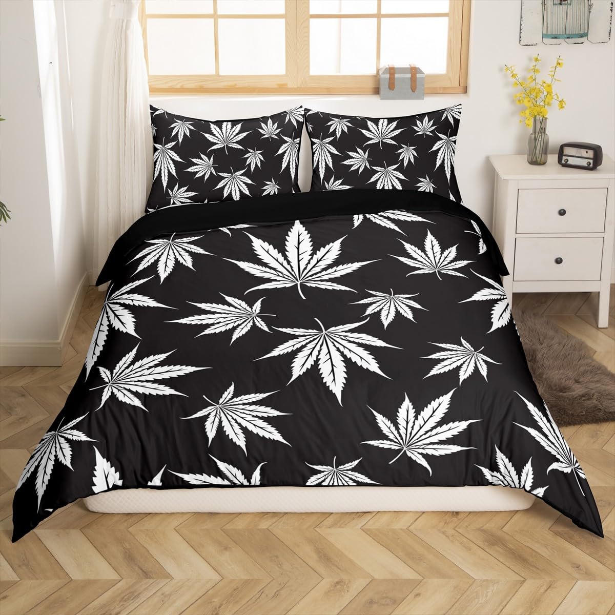 Cannabis Leaf Duvet Cover Black White Marijuana Leaf Printed Comforter Cover King Size Marijuana Weed Leaf Bedding Set Stylish Simple Smoky Trippy Leaves Quilt Cover Gothic Nature Plants Bedspread