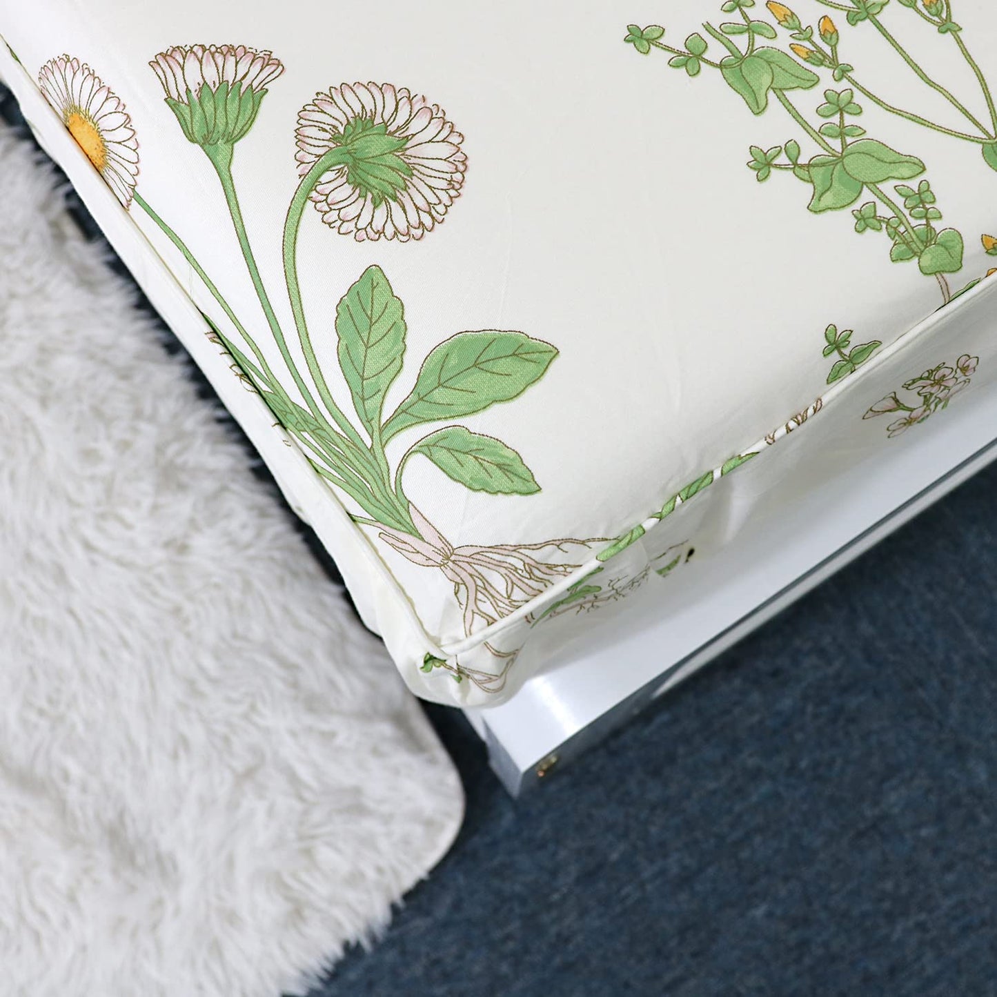 FADFAY King Bed Set Girls Bedding Farmhouse Bedding 100% Cotton Floral Bed Sheets Deep Pocket Flower Fitted Sheet Set Cozy House Sheets for All-Season (4Pcs, White, King Size)