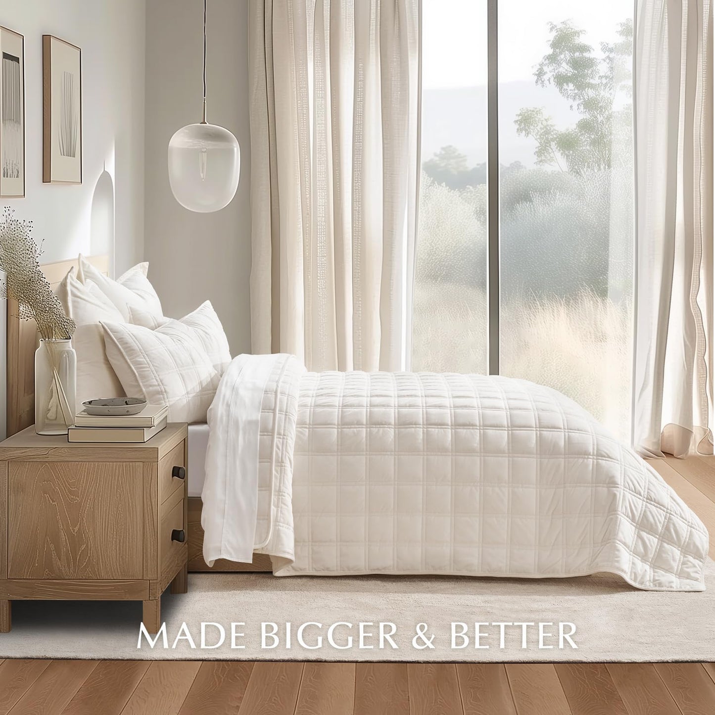 EVERGRACE 3 Pieces Luxurious Velvet Quilt King Size, Ultra Soft Bedspread Coverlet Set, Double Box Stitch Lightweight Velvet Comforter for All Season with 2 Shams, Cream White, 108"x96"