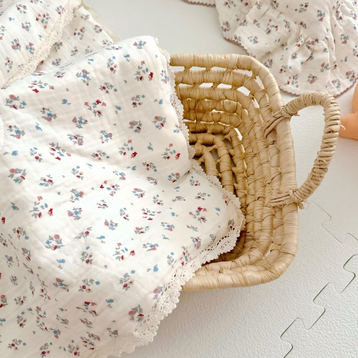 BuLuTu Elegant Floral Muslin Quilt Blankets for Kids Boys Girls Toddler Bed Blanket with Lacey Edges Soft Lightweight Toddler Comforter Crib Quilt for All Seasons, 47x59 Inches