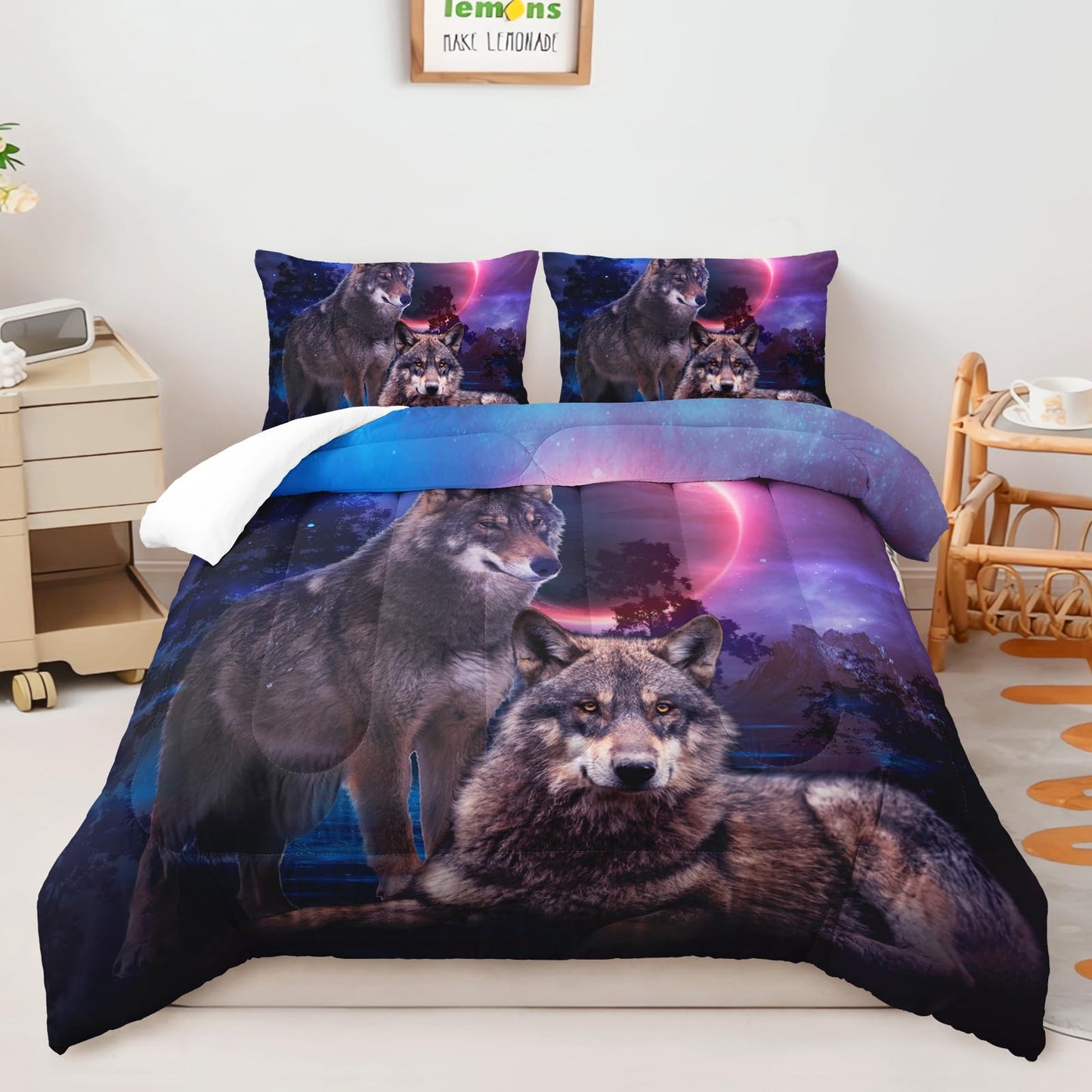 AILONEN Wolf Comforter Set Queen Size, Red Moon Outdoor Wolves Couples Bedding Set for Boys Girls,Woodland Forest Wild Wolves Duvet Set 3 Pieces, 1 Quilt and 2 Pillowcases