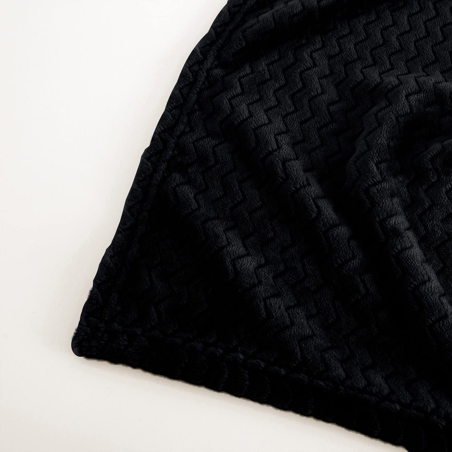 Whale Flotilla Breathable Fleece Twin Size Blanket for Bed(90x66 Inch), Super Soft Fuzzy Blankets for All Season, Lightweight and Fluffy, Black(Chevron)