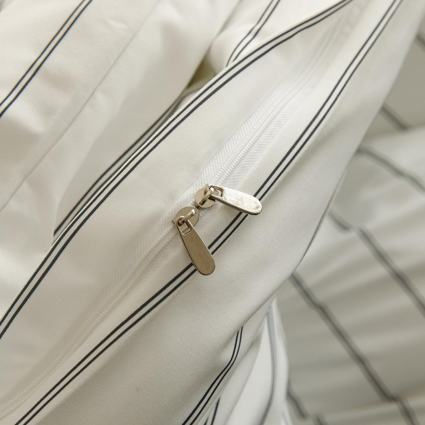 CLOTHKNOW Striped Duvet Cover Sets Queen White and Black Bedding Sets Farmhouse Bedding Duvet Cover Sets Soft Boho Bedding Queen