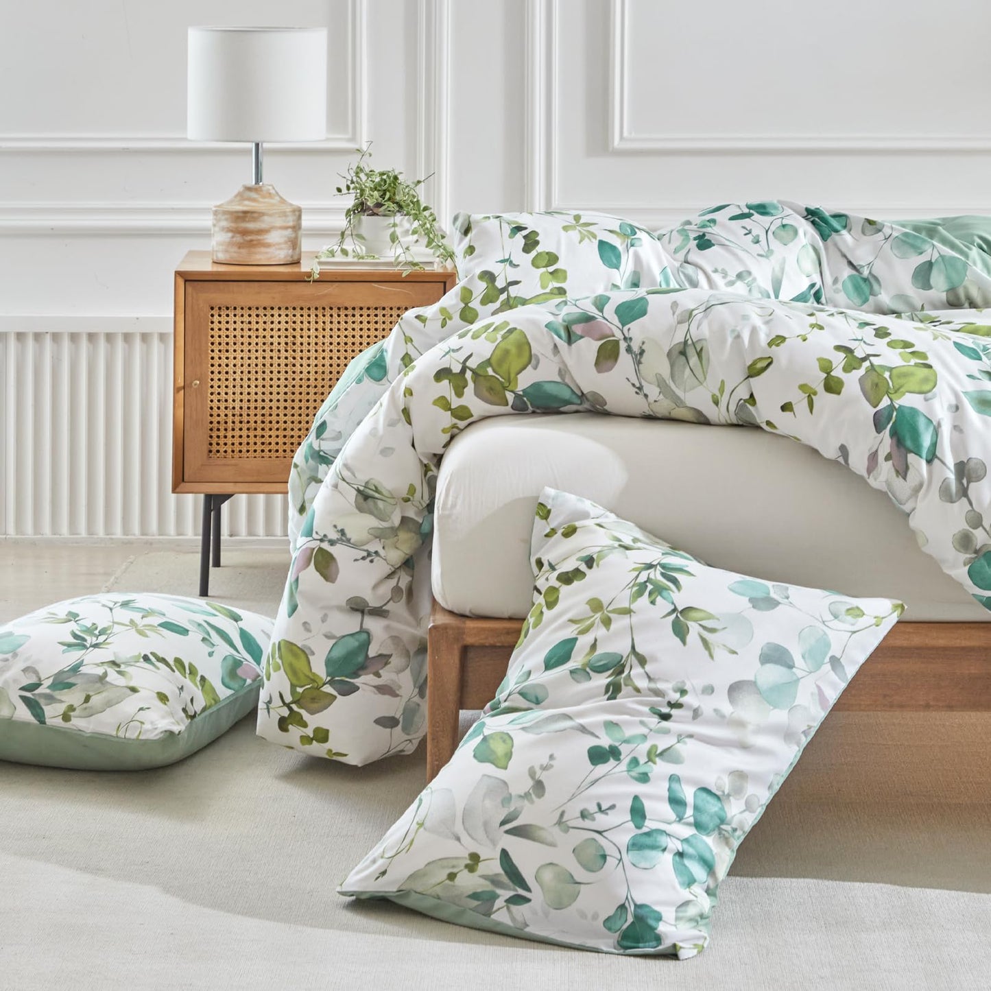 Lekesky Duvet Cover Queen Size, Reversible Botanical Floral Duvet Cover Set with Zipper Closure, 3 Pieces Soft Microfiber Green Bedding Set (1Duvet Cover 90"x90", 2 Pillowcases 20"x26")
