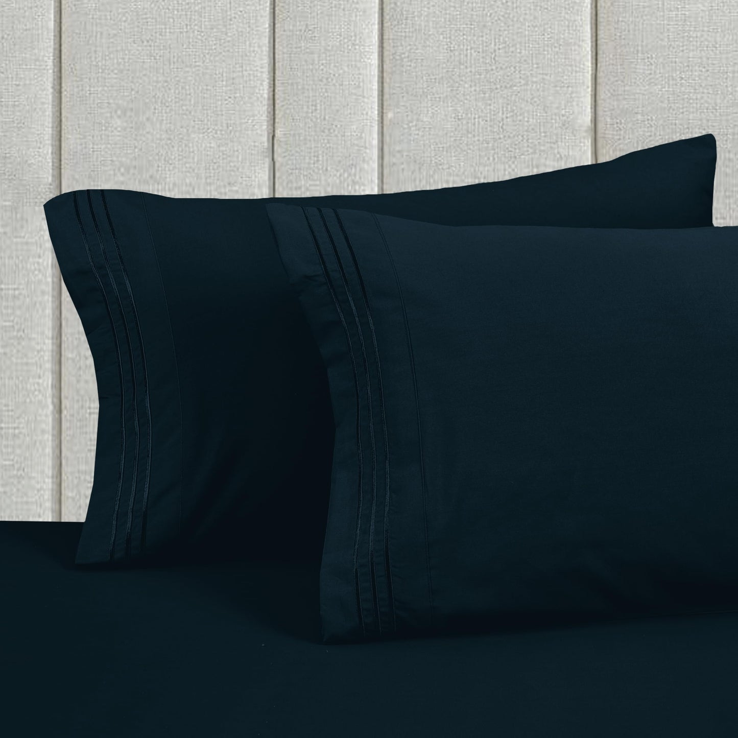 Mocassi Full Size 4-Piece Bed Sheet Set - 1800 Premium Hotel Quality Microfiber 18-24 Inches Extra Deep Pocket Fitted Sheet- Luxury Soft, Breathable, Wrinkle, and Fade Resistant, Black