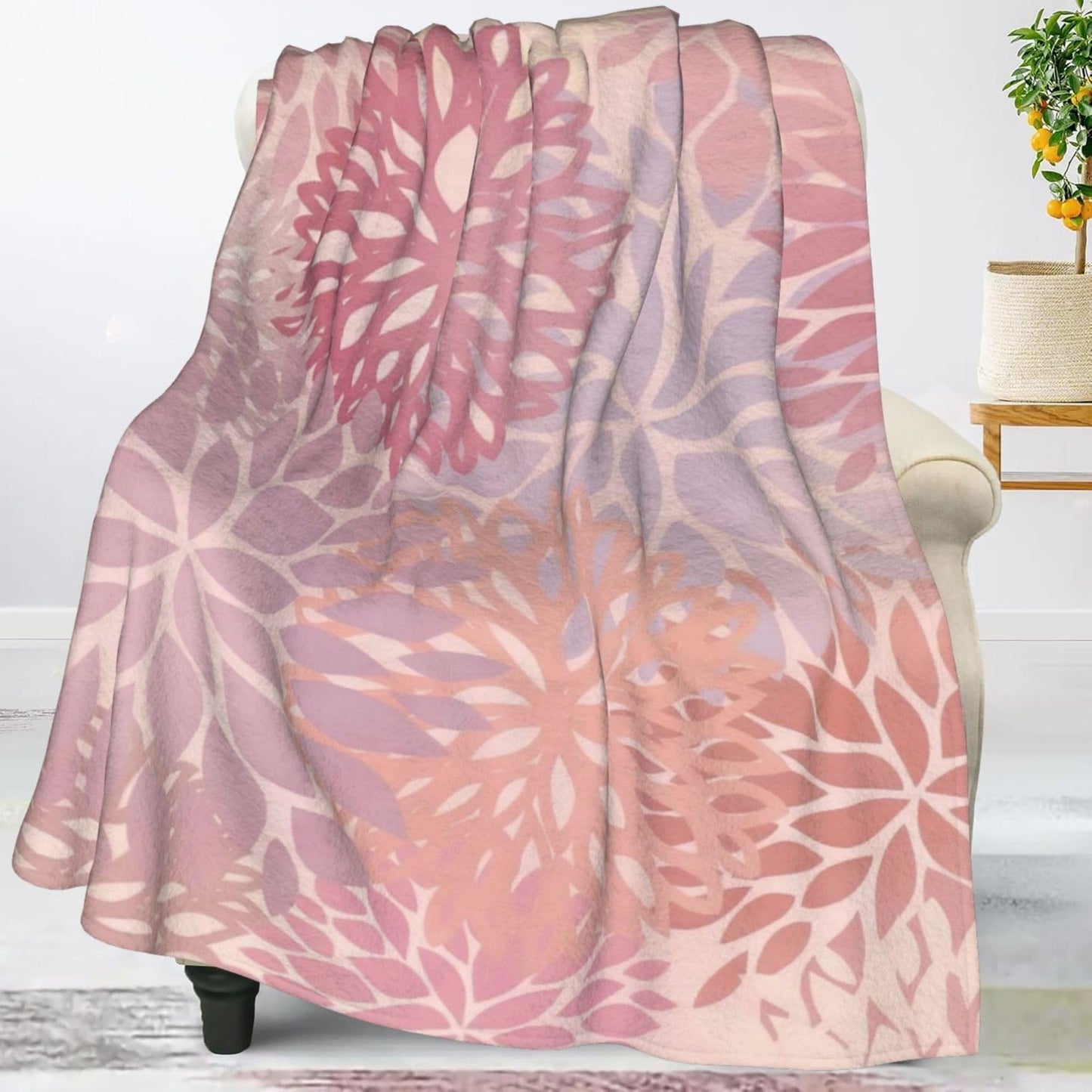 Perinsto Pink Chrysanthemum Flowers Throw Blanket Ultra Soft Warm All Season Daisy Floral Decorative Fleece Blankets for Bed Chair Car Sofa Couch Bedroom 50"X40"