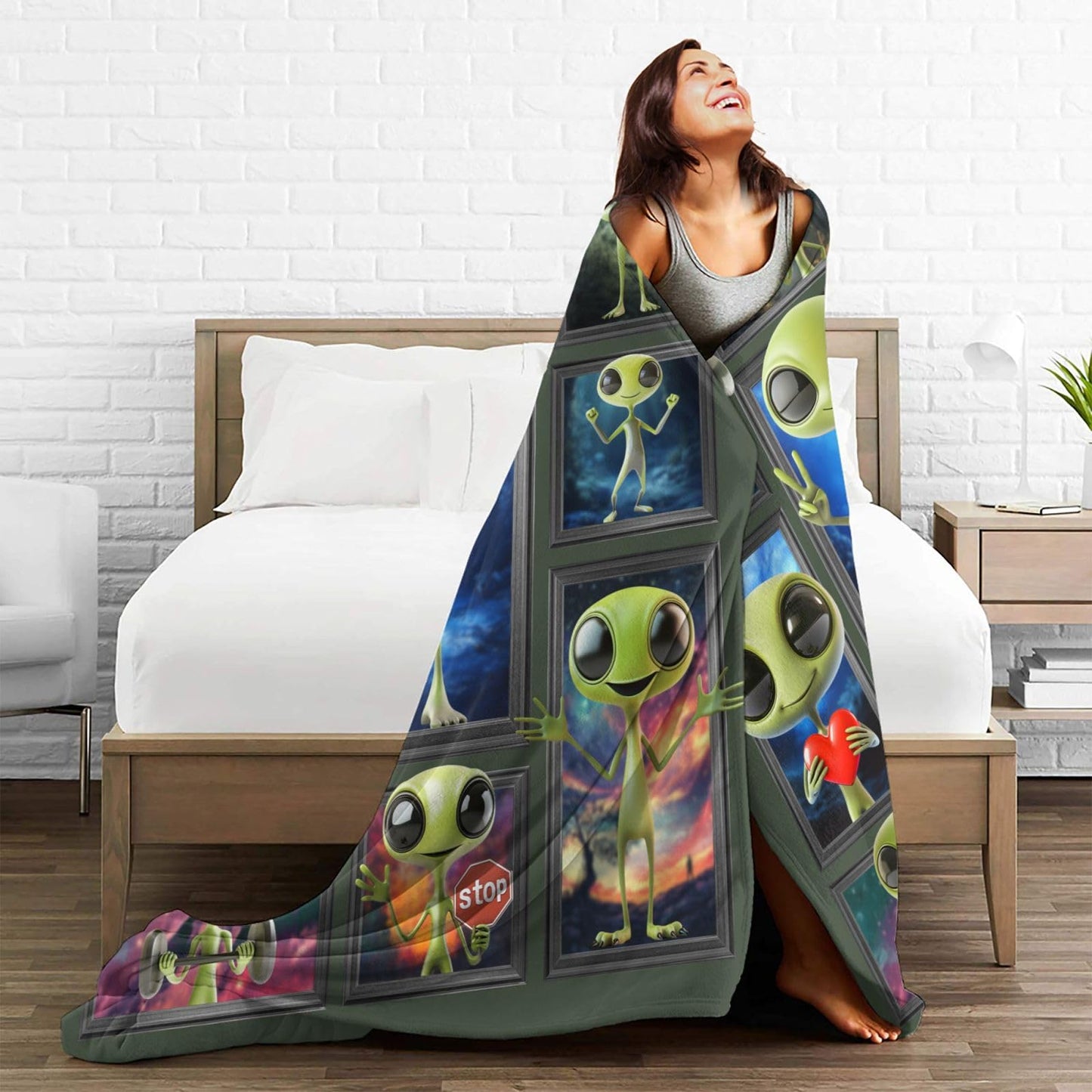 Lovira Alien Throw Blanket Space Print Throw Blankets Gifts for Couch Sofa Bed Stuff Decor Lightweight Soft Cozy Fleece Plush Warm Flannel Bedding for Lover Men Women Boys Girls 40"x50"